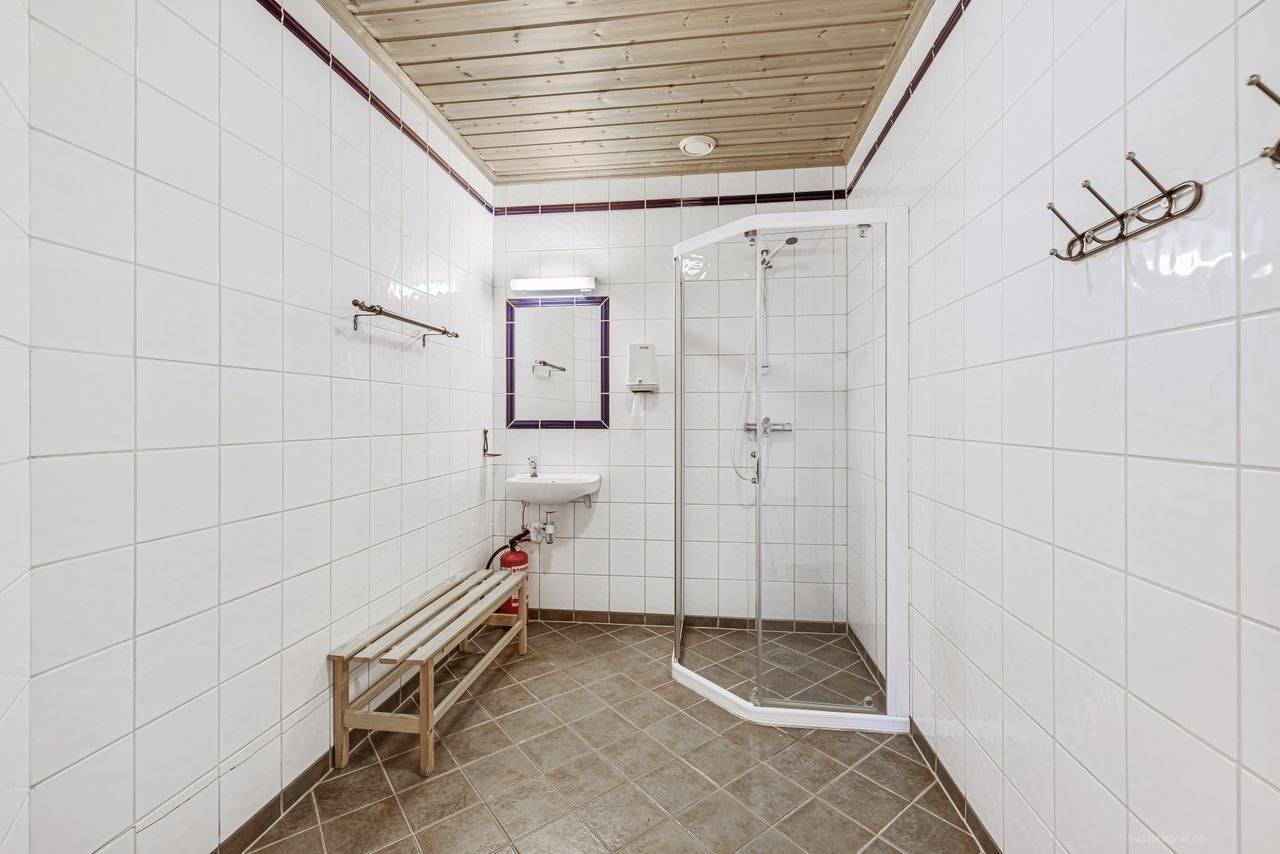 Dusj/garderobe i 2. etg. Galleribilde