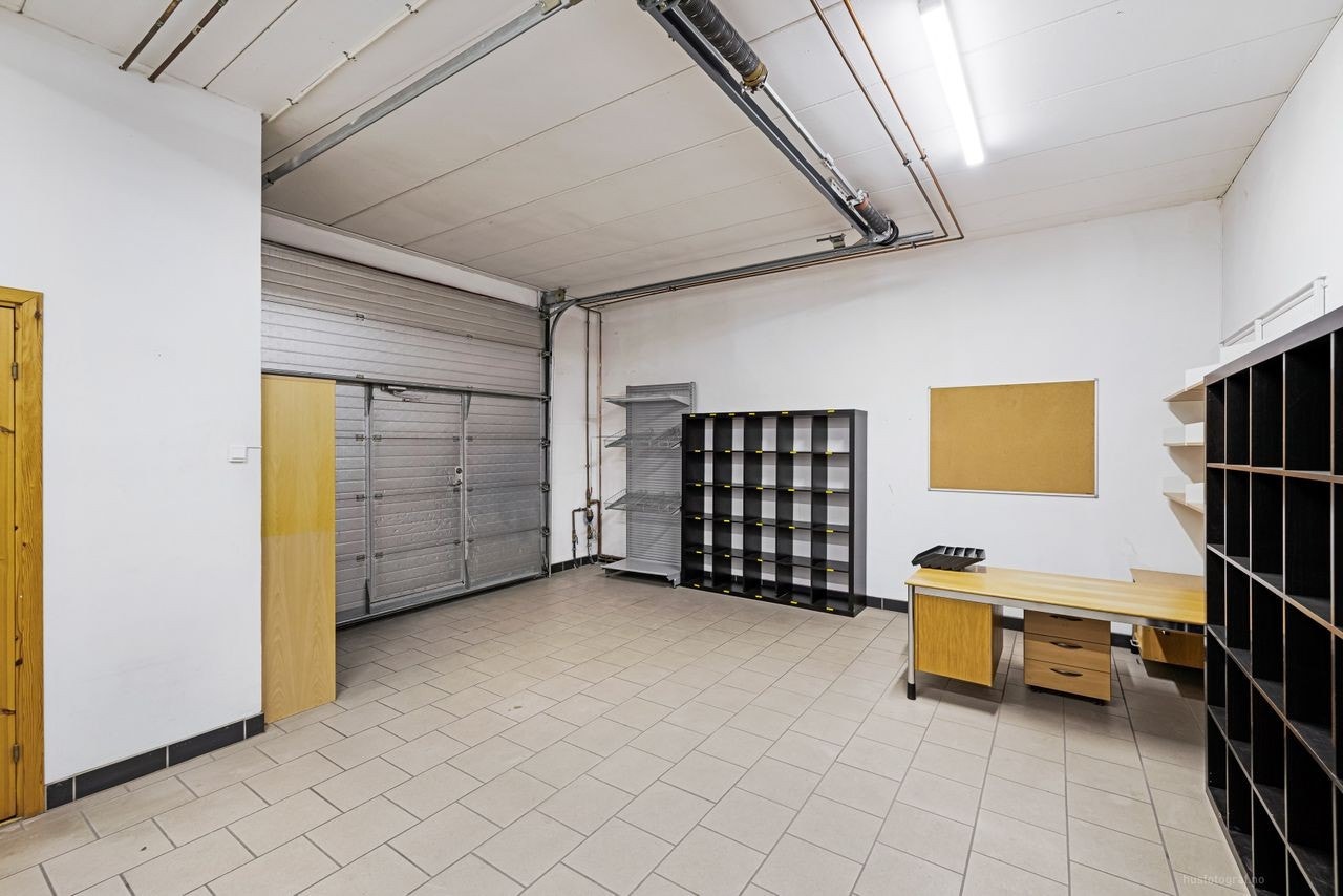 Lager/plukklager 1.etg. med egen kjøreport Galleribilde