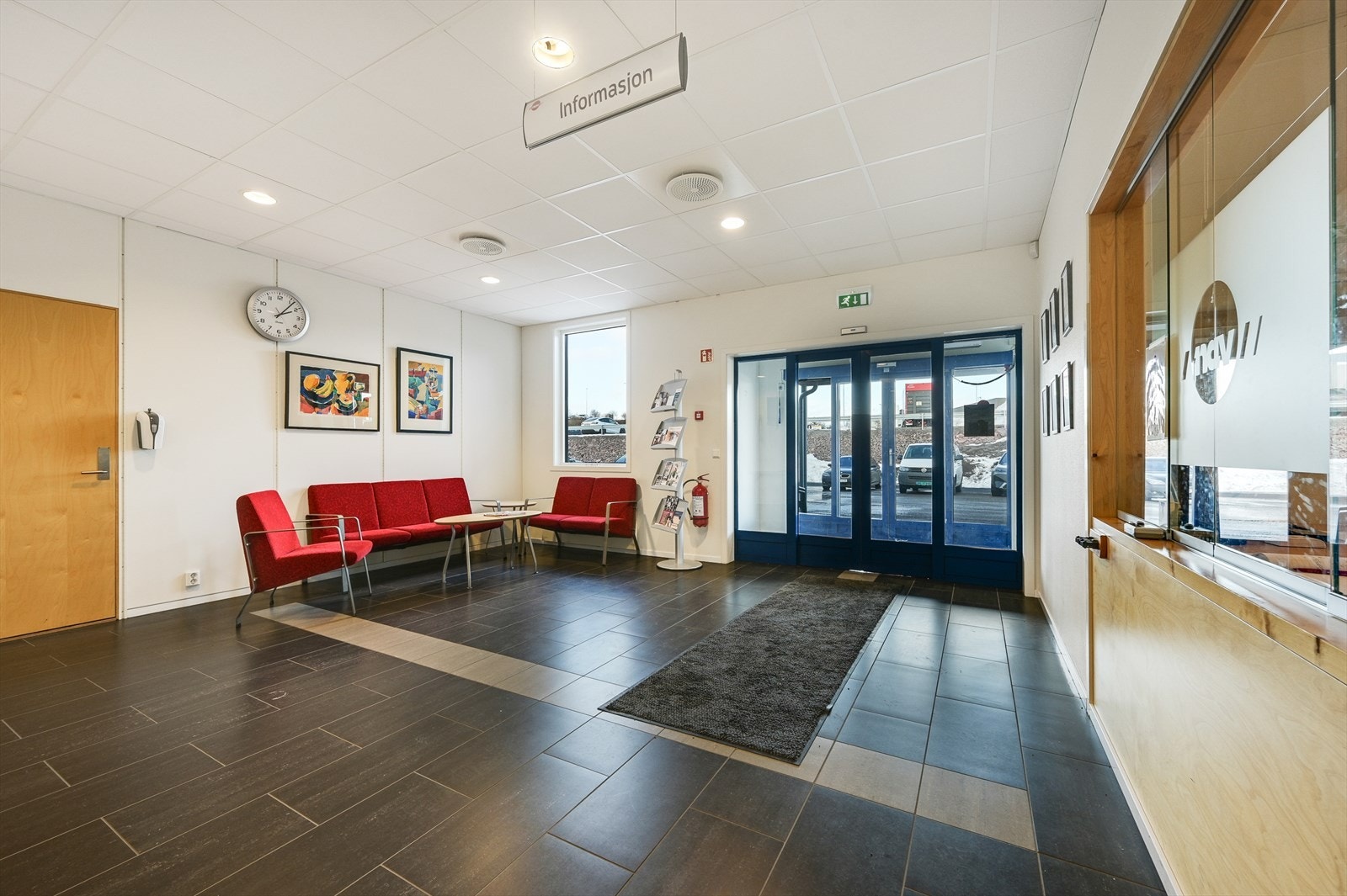 Inngangsparti kontorfløy Galleribilde