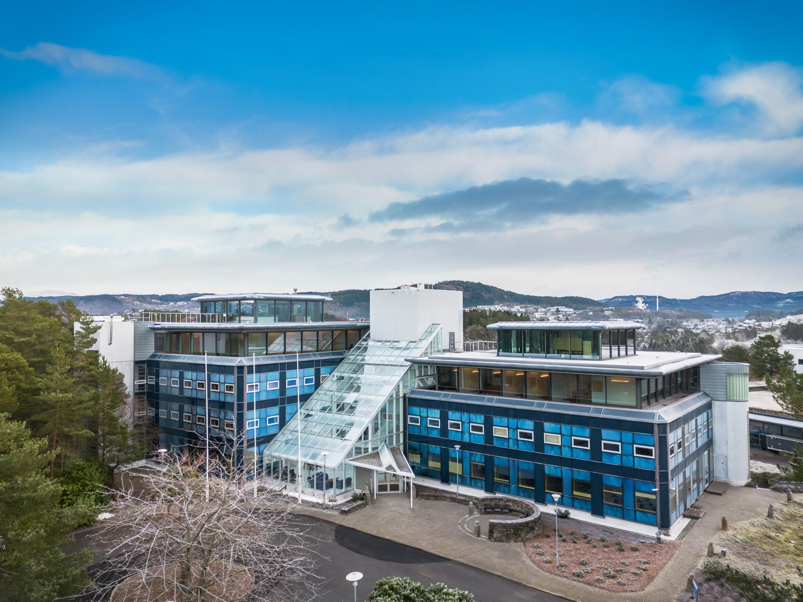 De aktuelle lokalene i toppetasjene består av to "blokker" på ca. BTA 700 m². Her har du fri utsikt og gode kvaliteter. Galleribilde