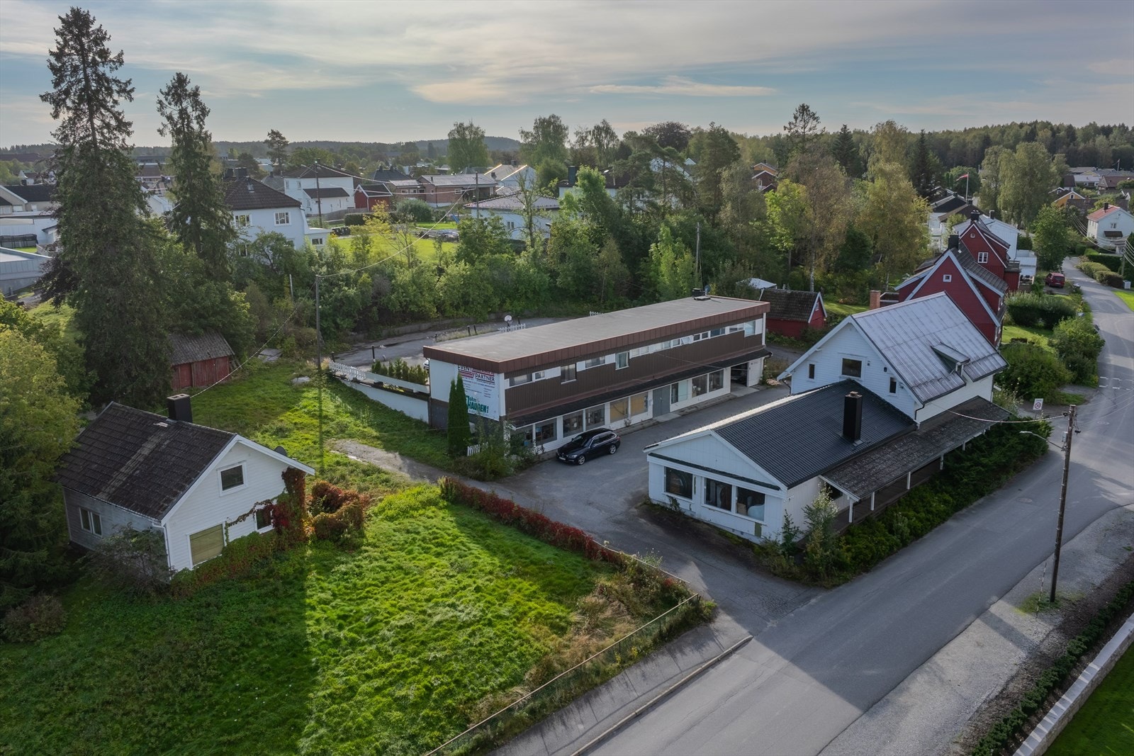 P.t. 9 leieforhold for bolig og næring. Samlet årsleie for 2025 er kr 766.800,-. Galleribilde