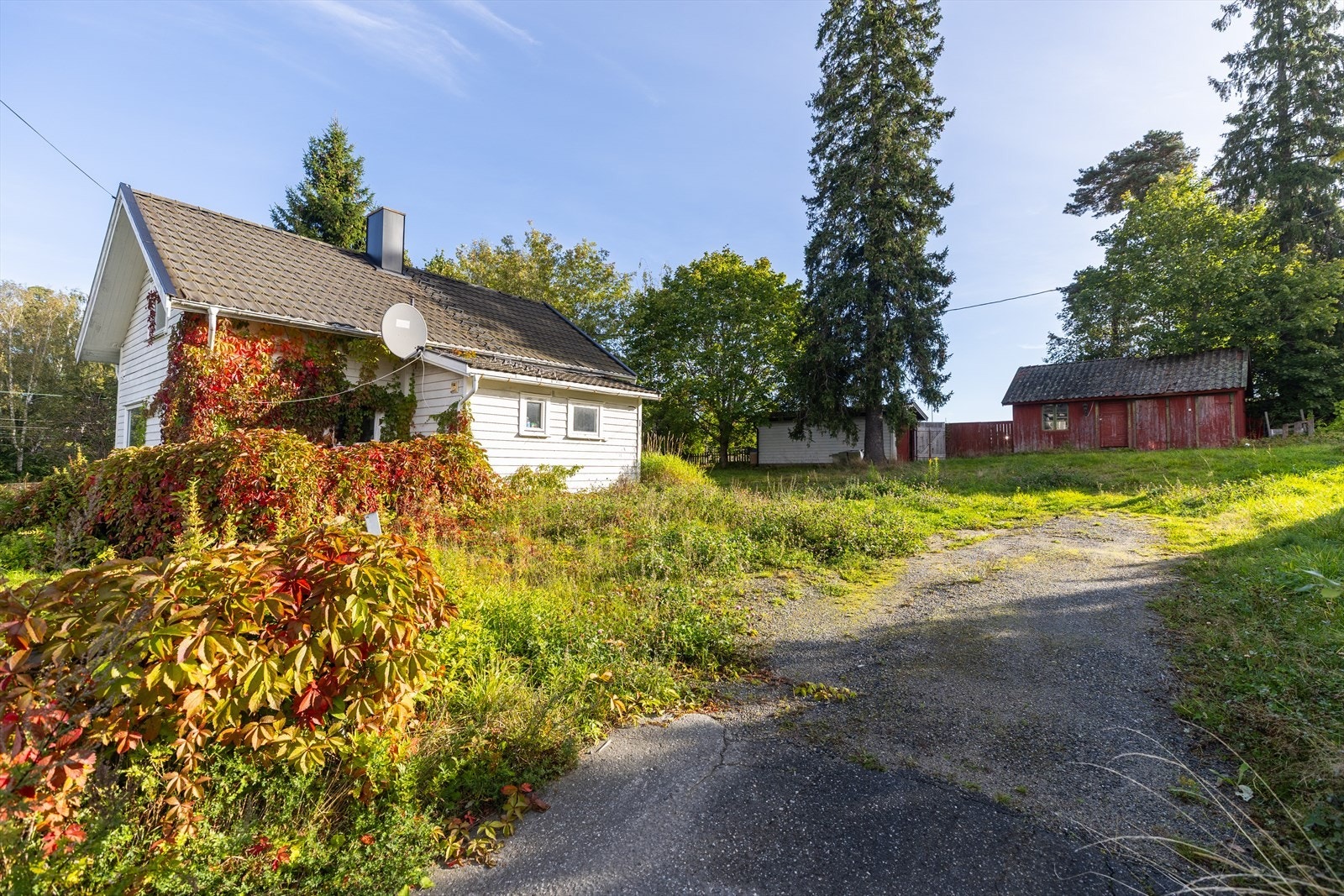 Selger tar ikke ansvar for byggtekniske mangler, da bebyggelse forutsettes revet i forbindelse med utvikling. Galleribilde