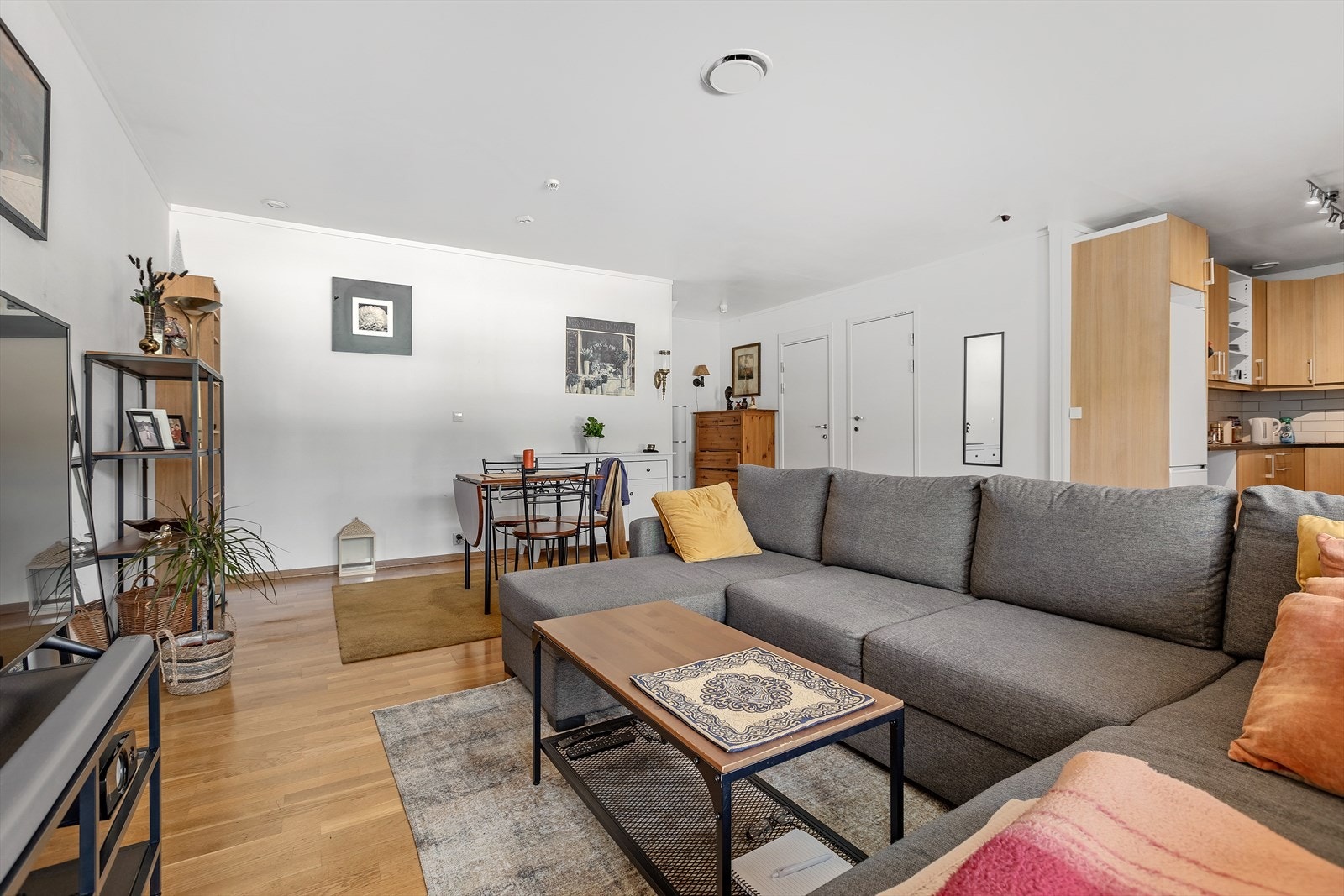 Bygget har 3 leiligheter som er utleid Galleribilde