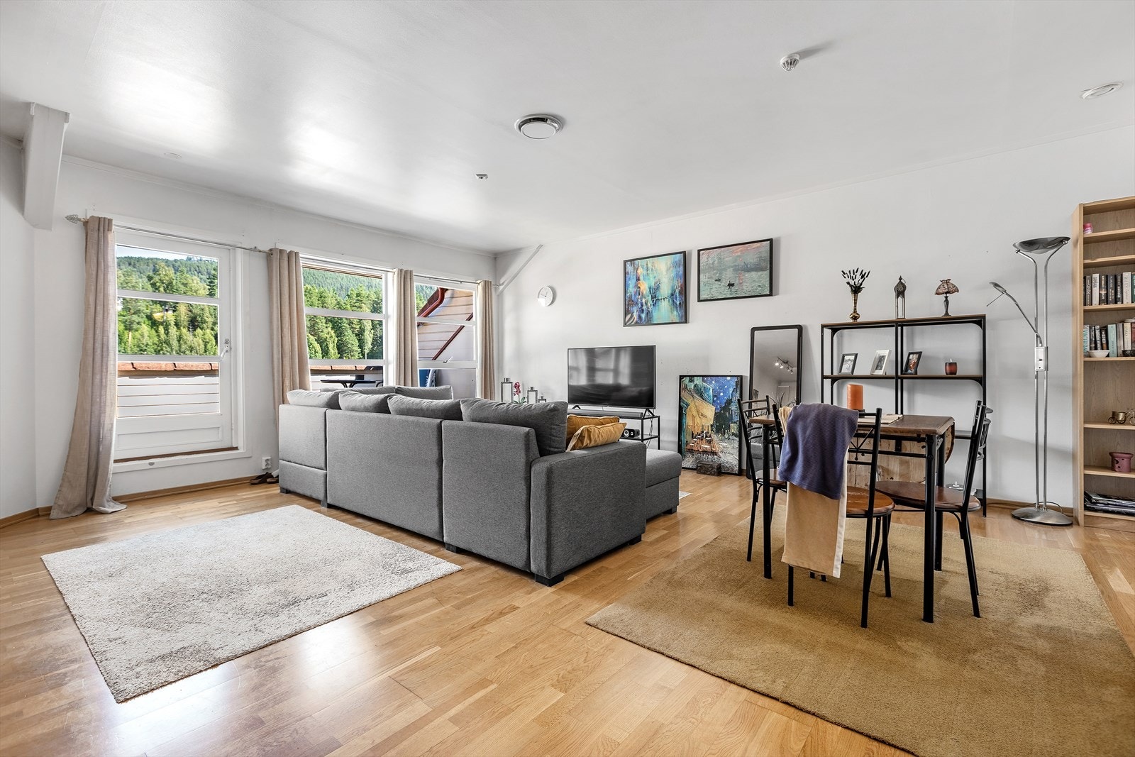 Bygget har 3 leiligheter som er utleid Galleribilde