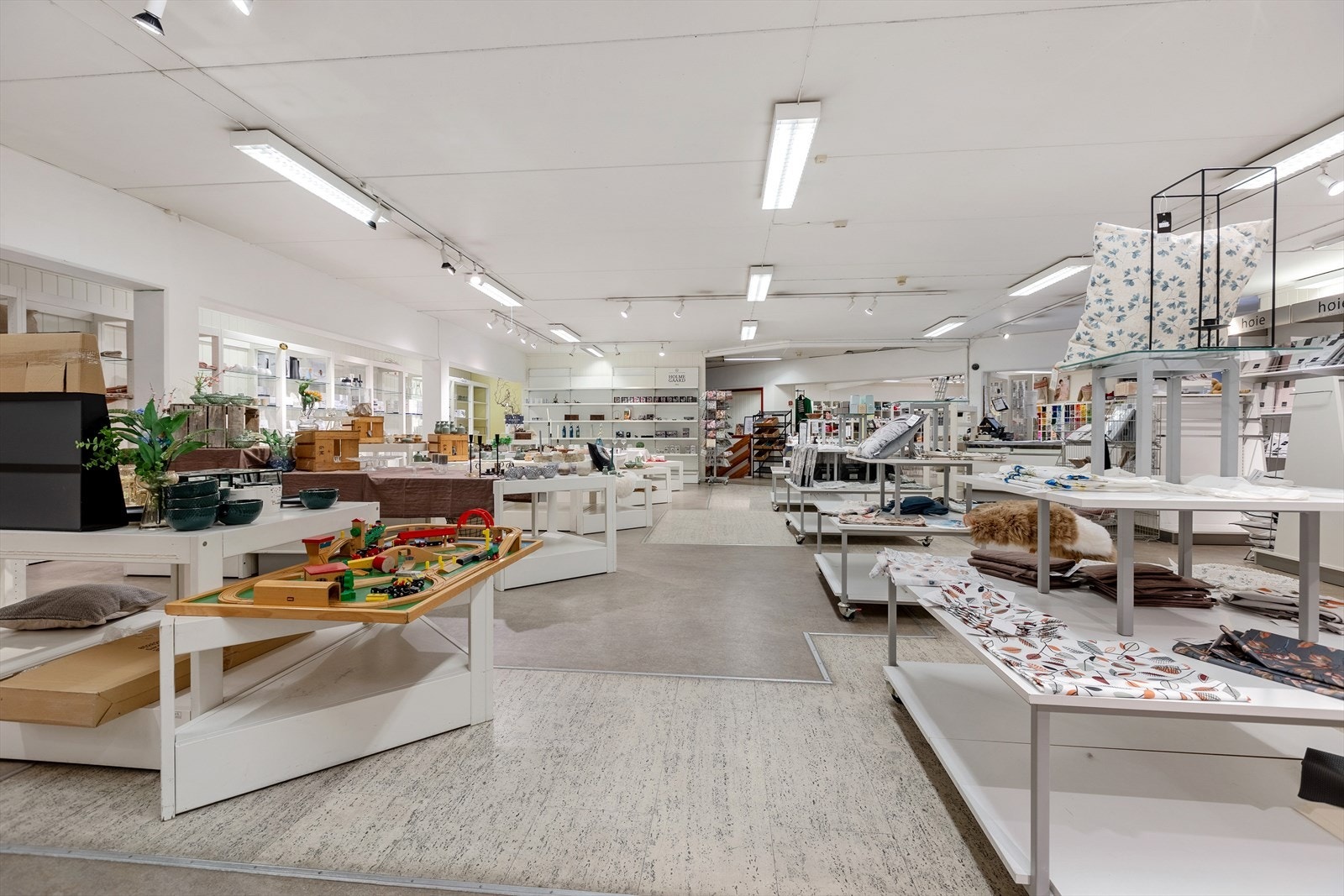 Næringslokaler i plan 2 utleid til Marie Madslien AS Galleribilde