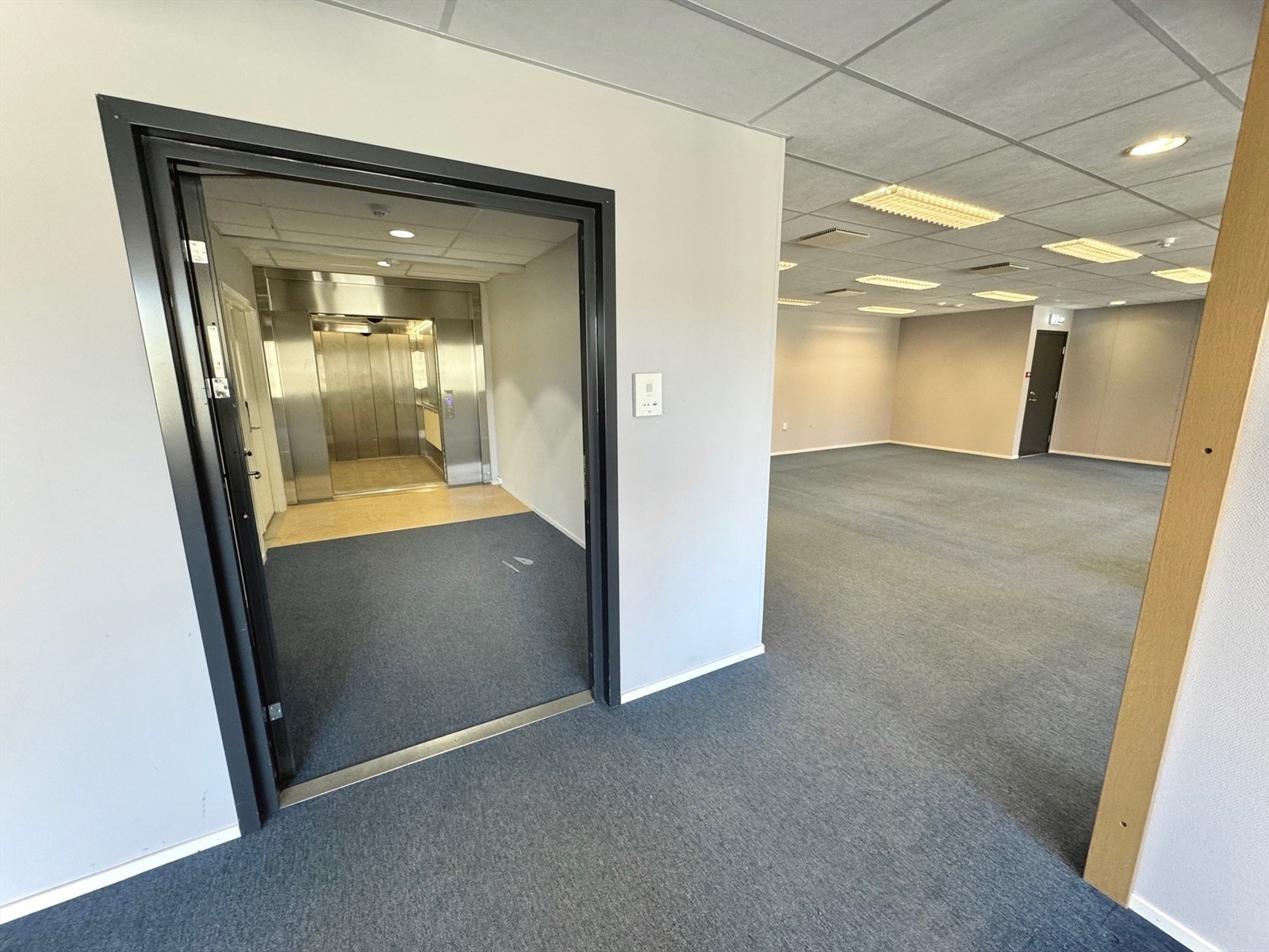 Inngang - enkel tilgang fra vareheis Galleribilde