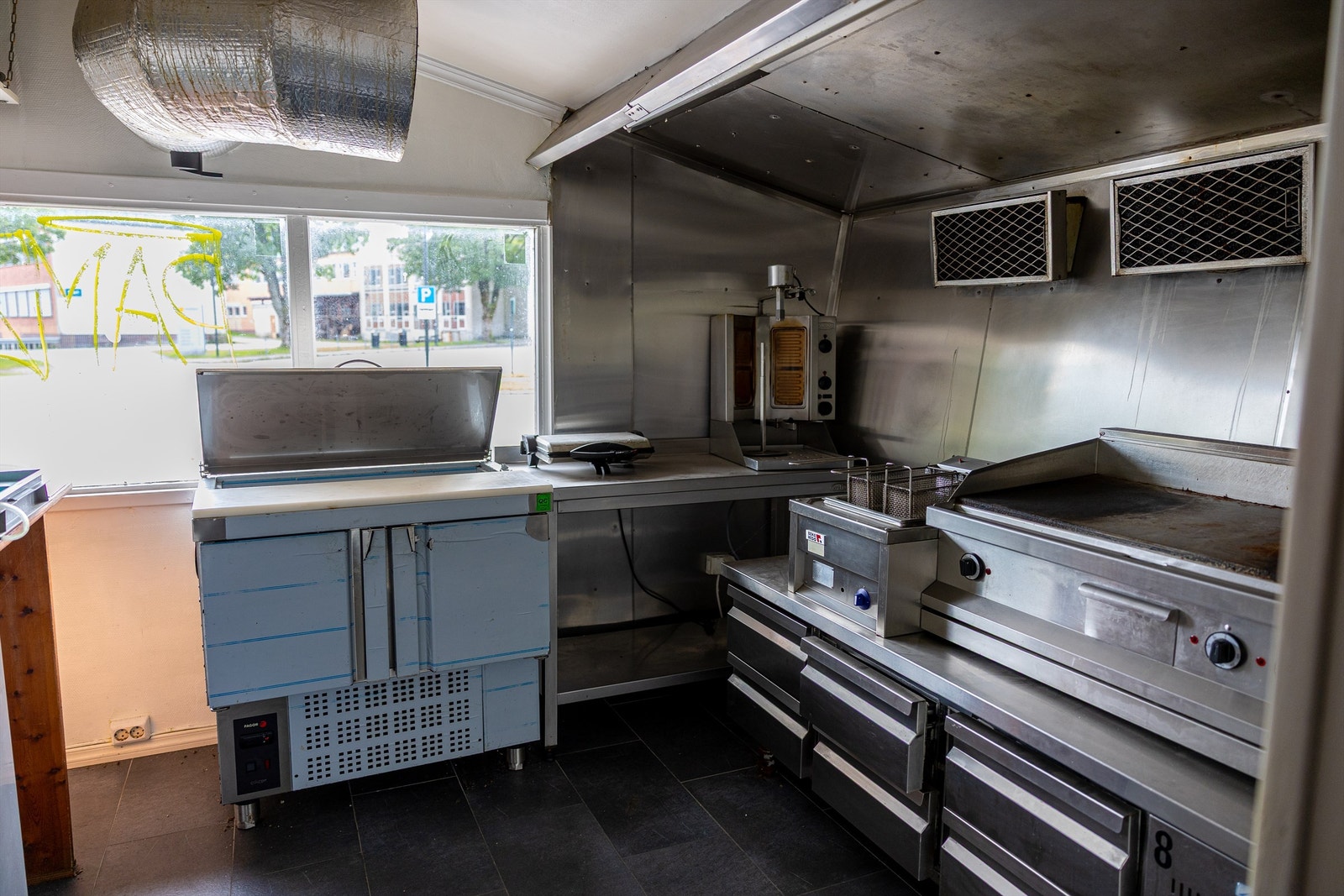 9K9A0570-2.jpg Galleribilde