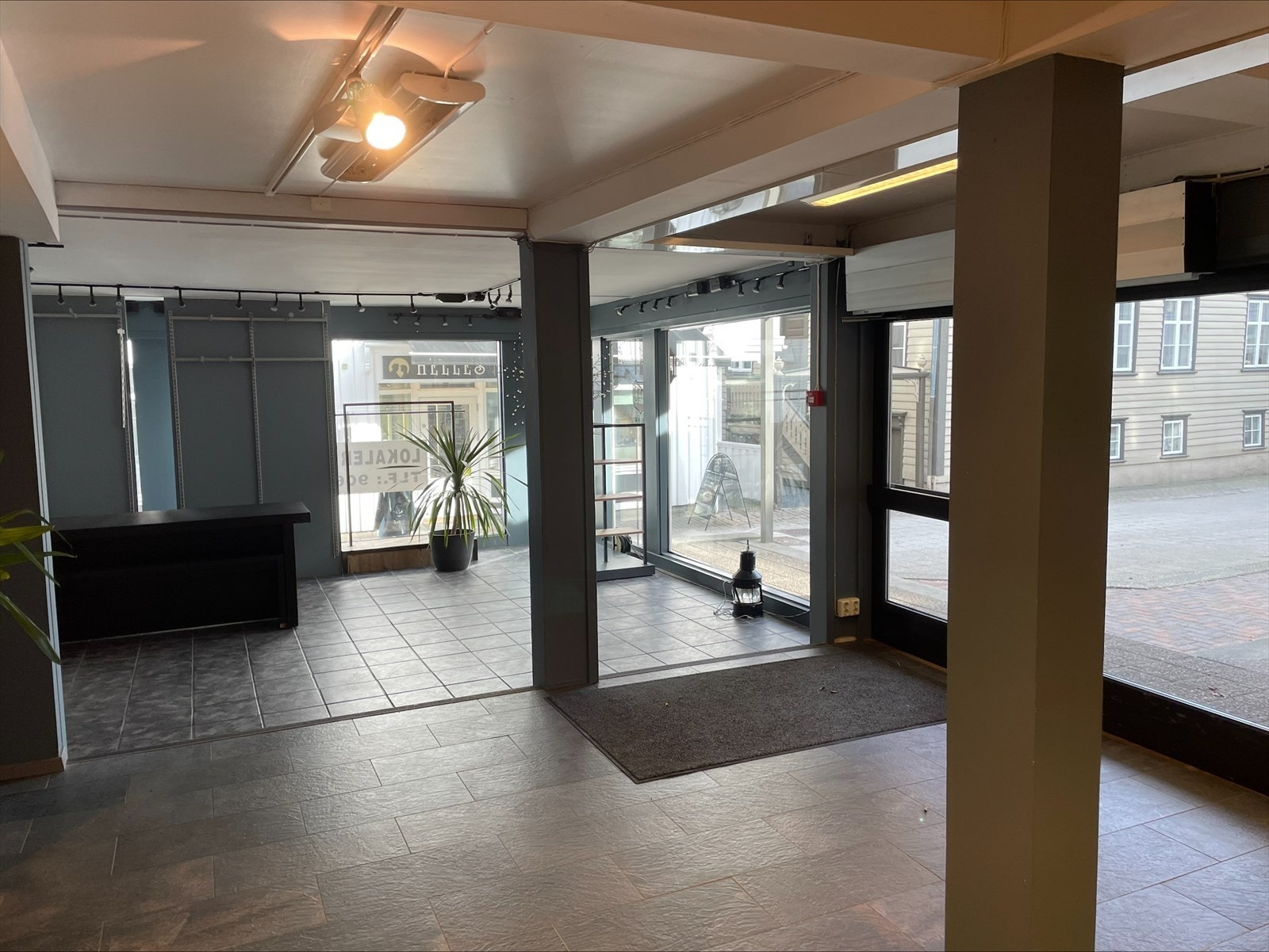 Butikk/serveringslokale. Galleribilde