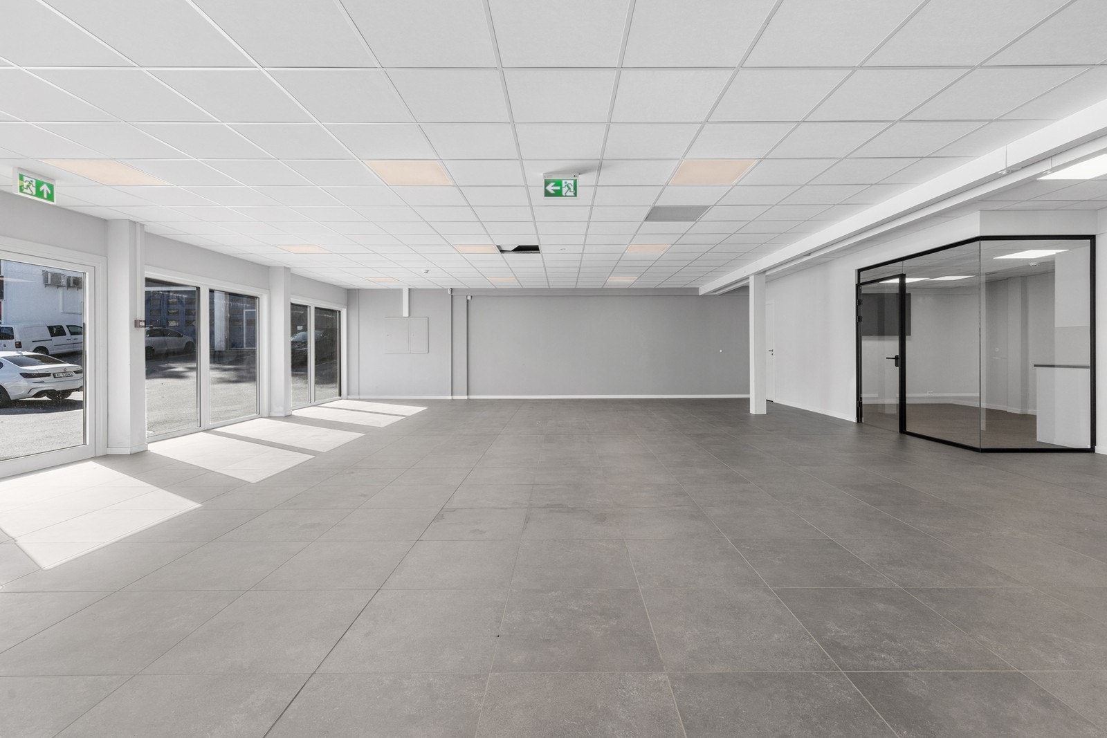 Flotte nye renoverte butikk/utstillingslokaler. Galleribilde