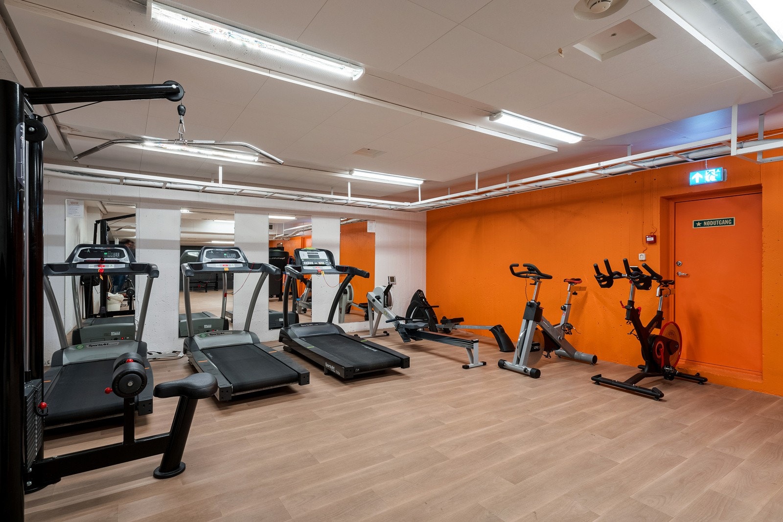 Det er også treningsrom i bygget som kan brukes av de ansatte. Galleribilde