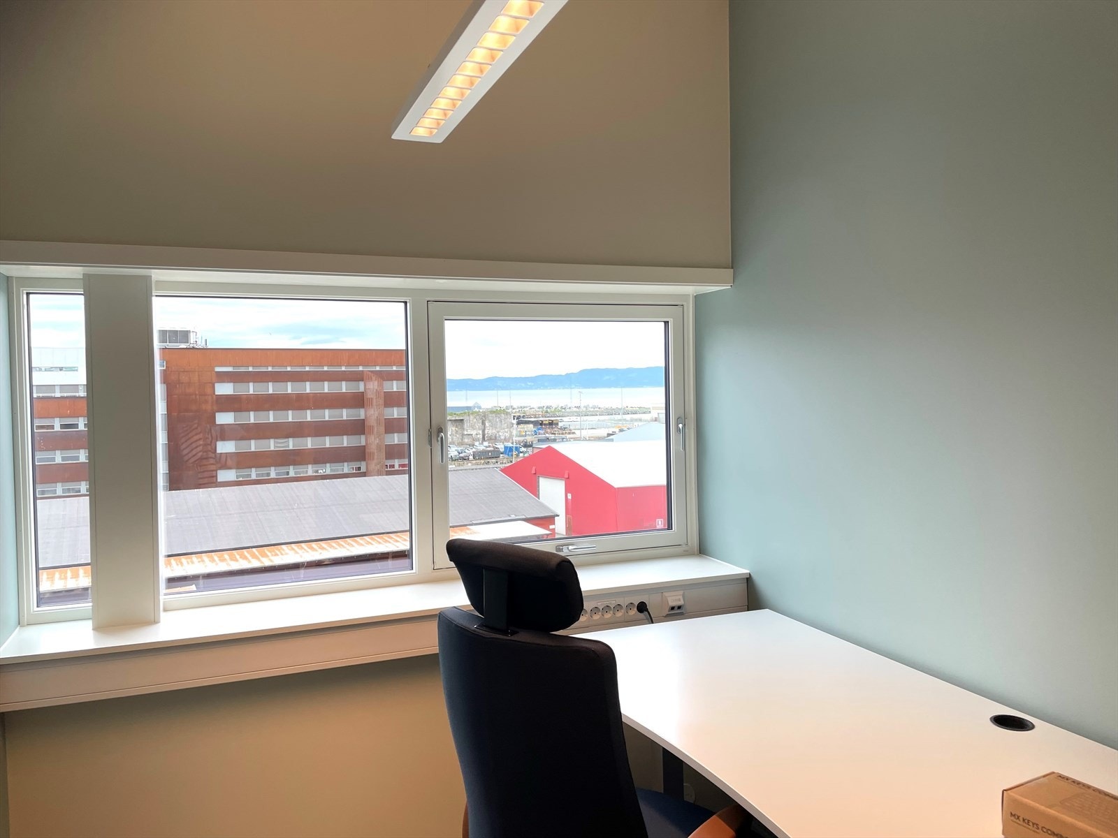 Ledig cellekontor. Galleribilde