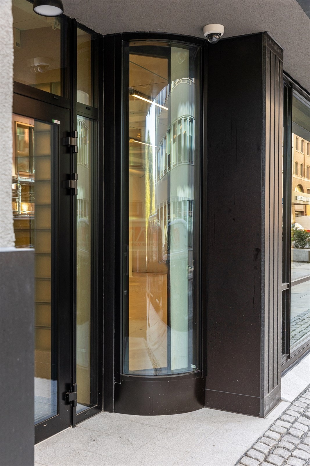 Detalj fra inngangsparti Galleribilde