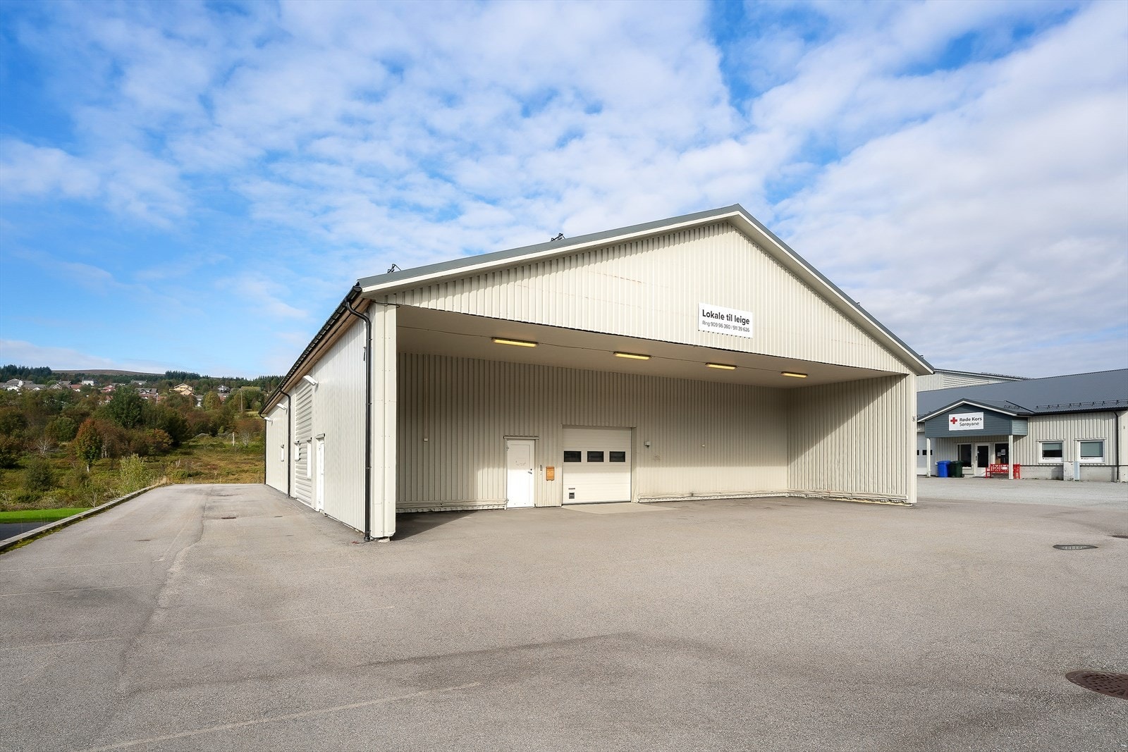 008_Overbygd inngangsparti og lastesone.jpg Galleribilde