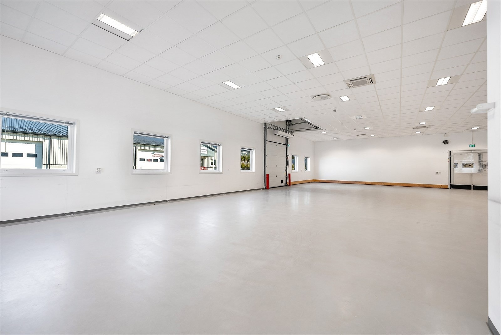 033_Ein del av produksjonshallen.jpg Galleribilde