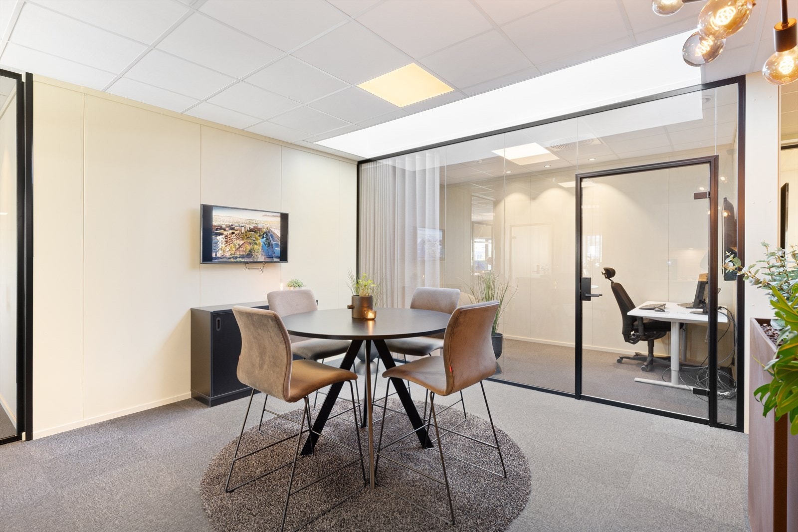 Utsnitt fra eiendommen - Eksempel på materialvalg og fargevalg Galleribilde