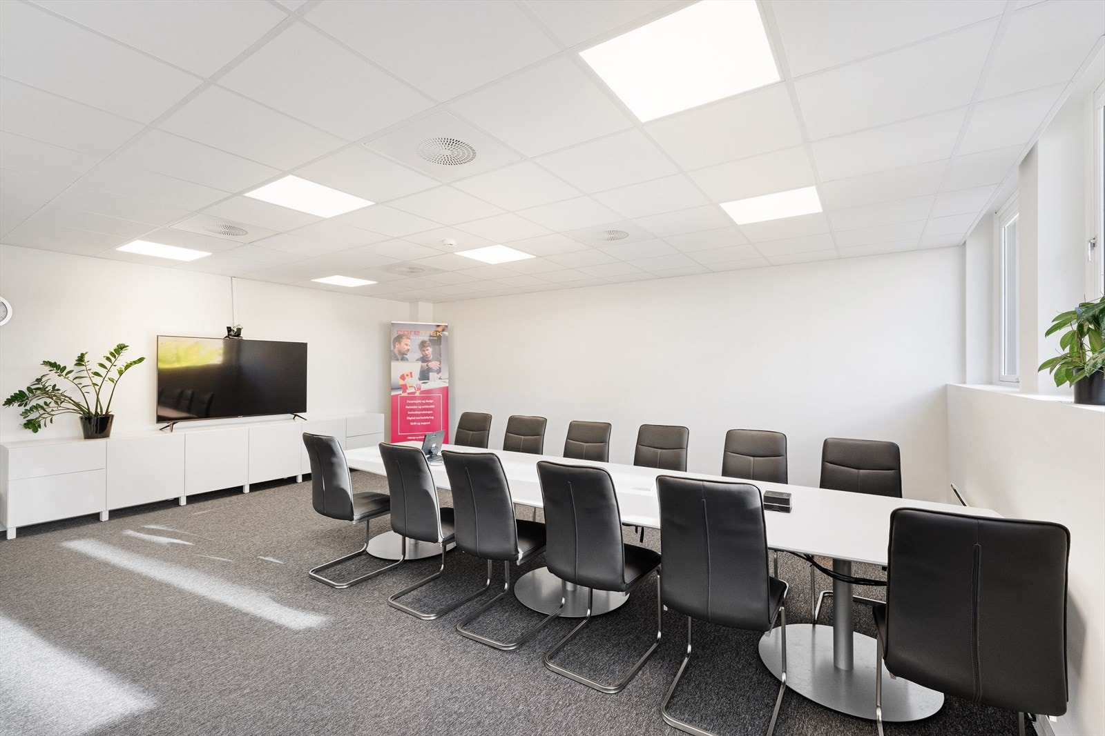 Utsnitt fra eiendommen - Eksempel på materialvalg og fargevalg Galleribilde