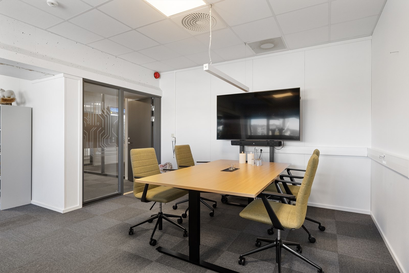 Utsnitt fra eiendommen - Eksempel på materialvalg og fargevalg Galleribilde