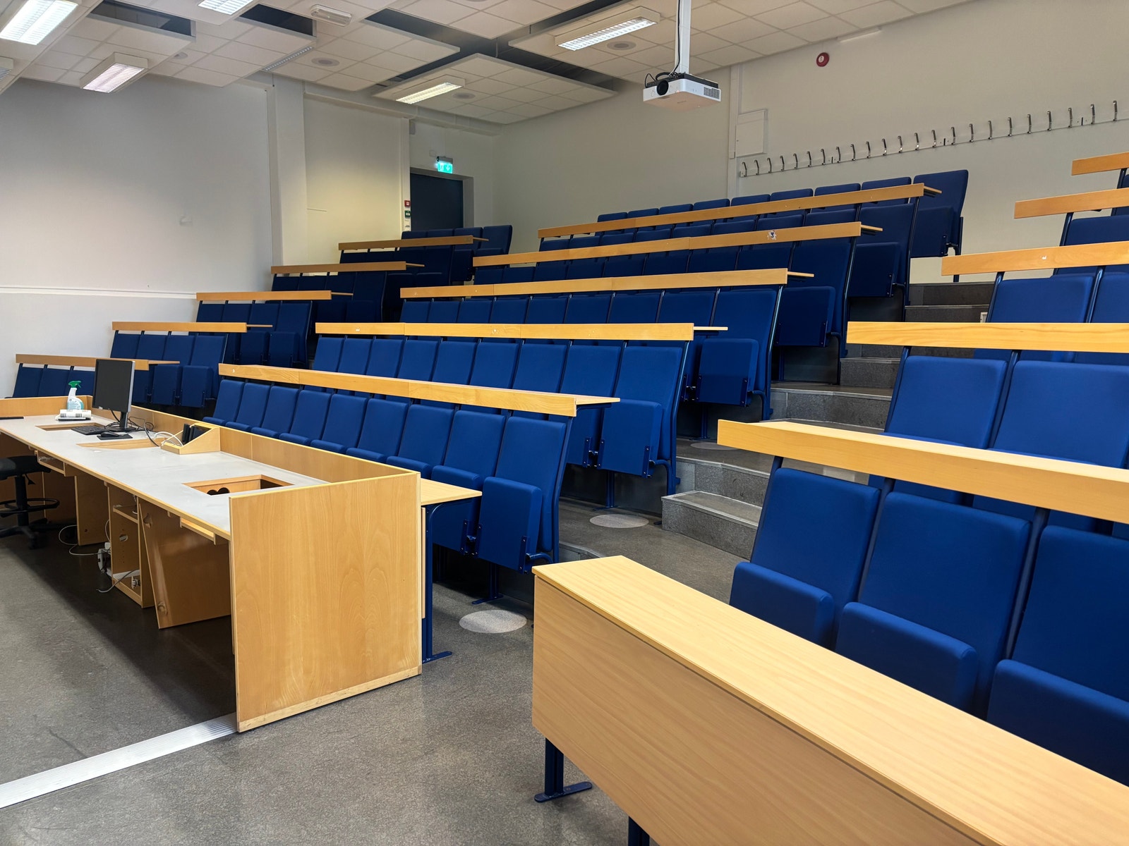 Auditorium i 1. etg. med 102 plasser Galleribilde