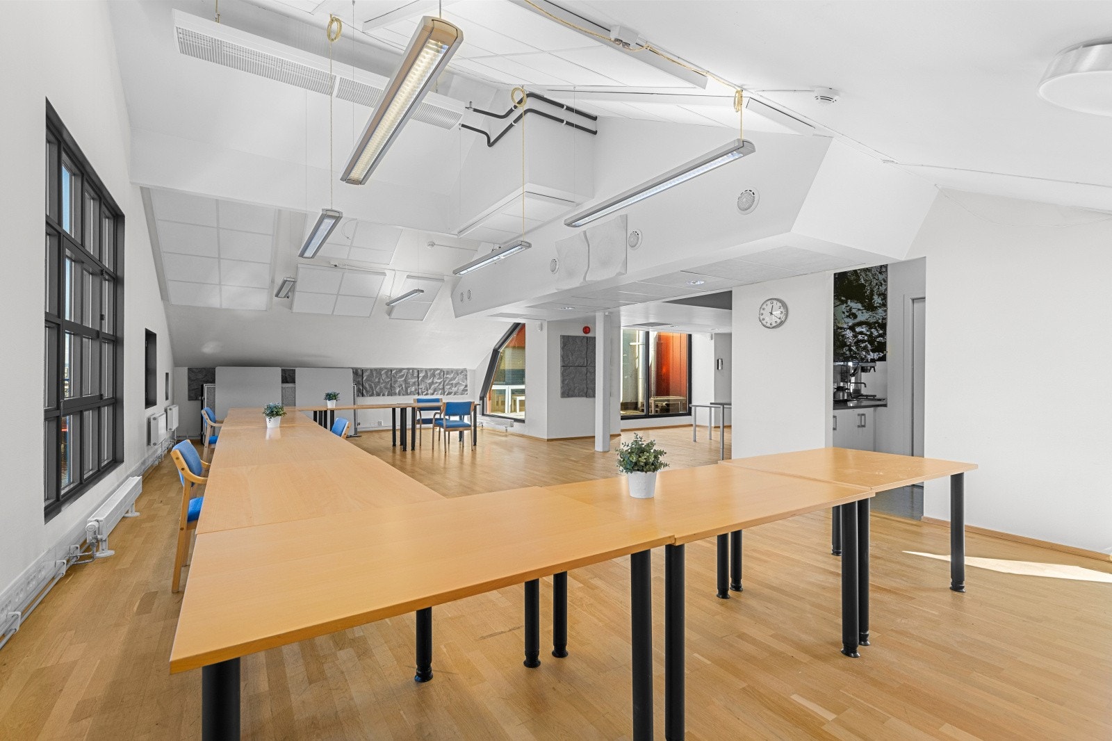 Fjerde etasje: Ledig kontorareal i 4. etasje med flott utsikt ut over Nidelva Galleribilde