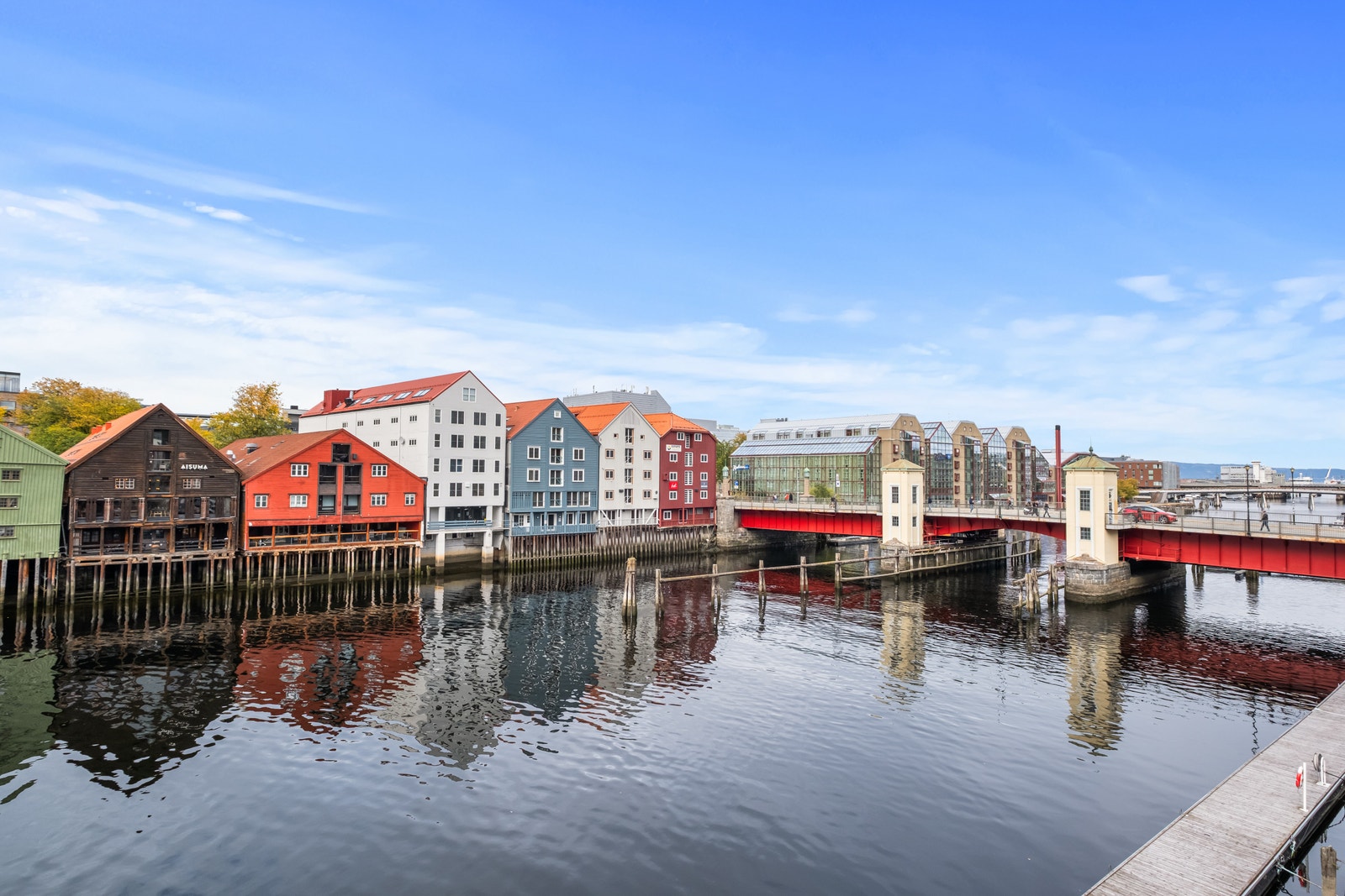 Flott utsikt over Nidelva Galleribilde