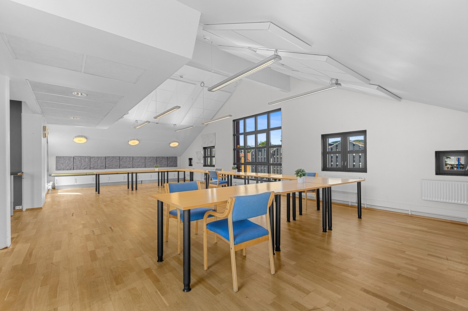 Fjerde etasje: Møterom/ samlingsrom med flott utsikt ut over Nidelva Galleribilde