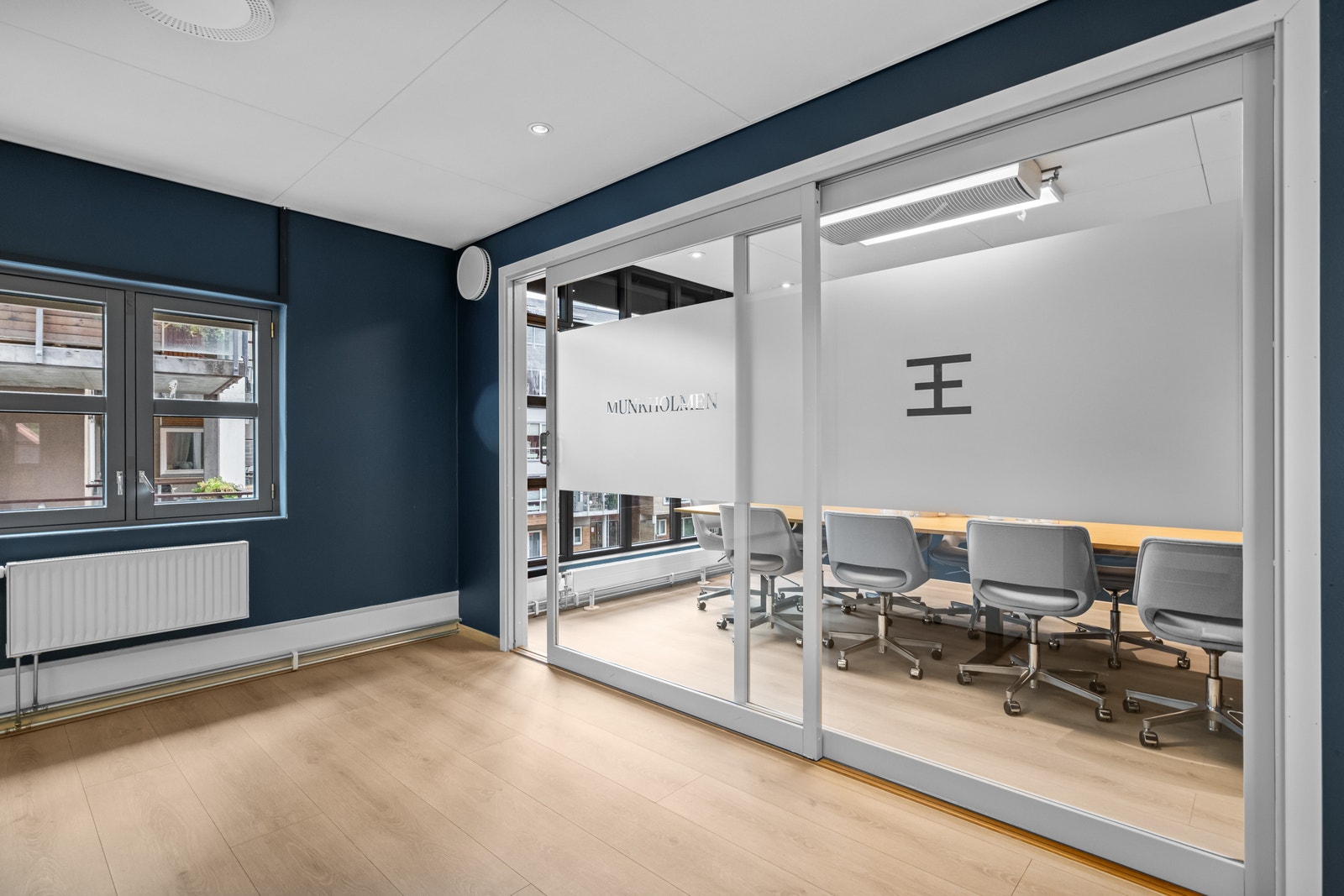 Tredje etasje: Fleksible møteromsløsninger – fra mindre teamrom til større møterom. Galleribilde