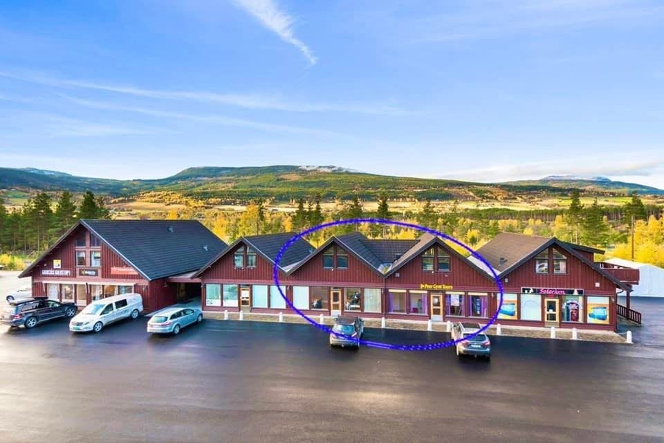 Framsiden med markering av lokalene. Galleribilde