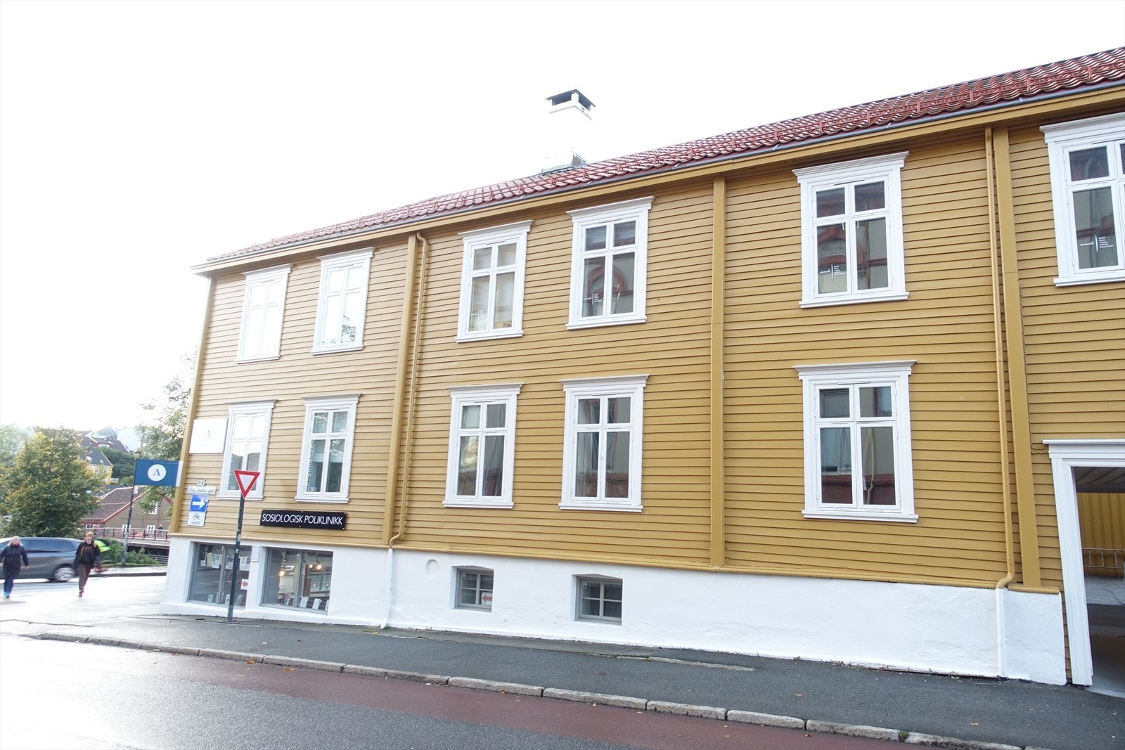 Kontorene ligger i 2. etasje mot Erling Skakkes gate..jpg Galleribilde