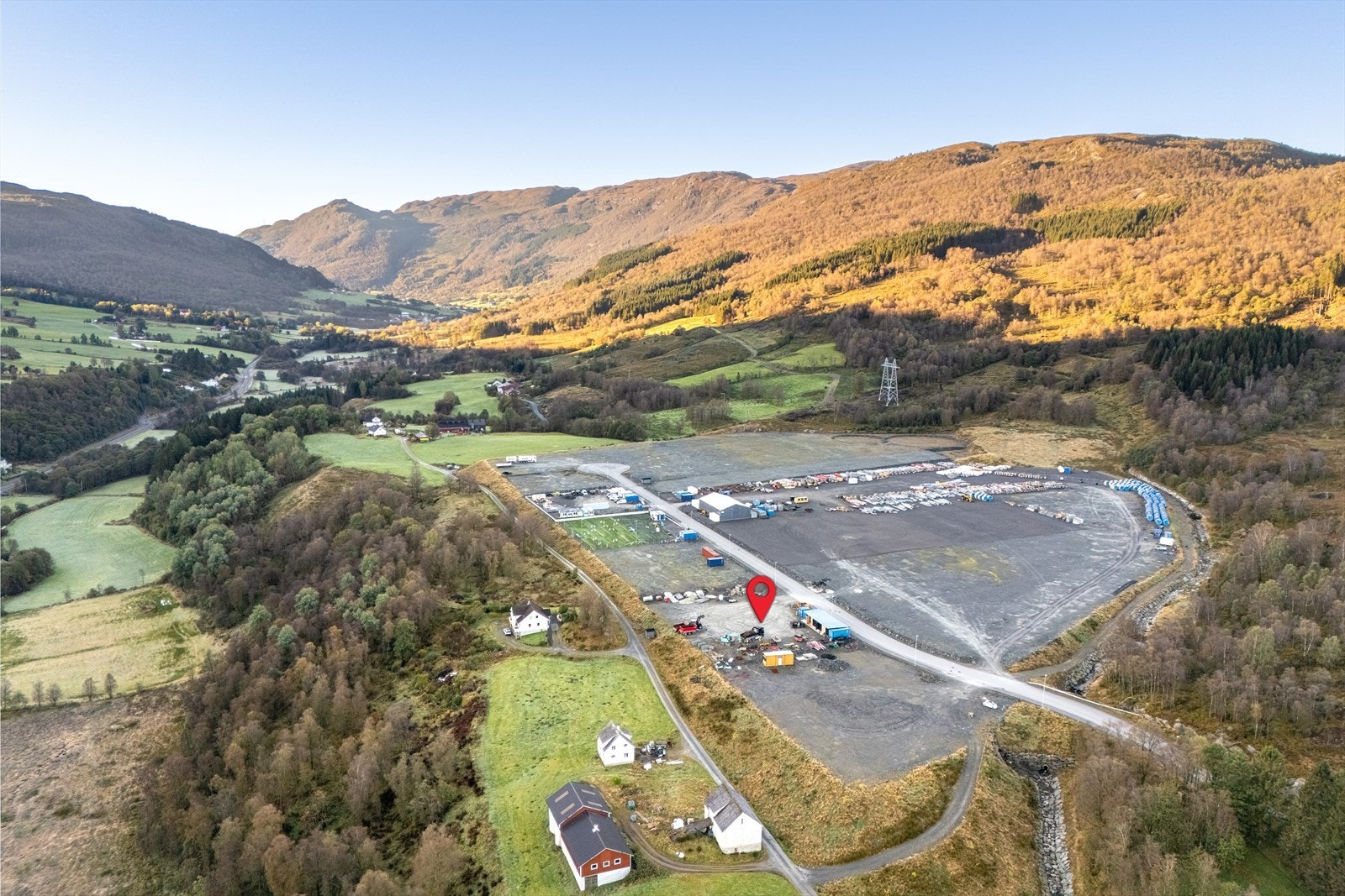 Et nytt og voksende industriområde med adkomst til E134. Området gir svært gode transportmuligheter for både lokal og regional virksomhet. Galleribilde