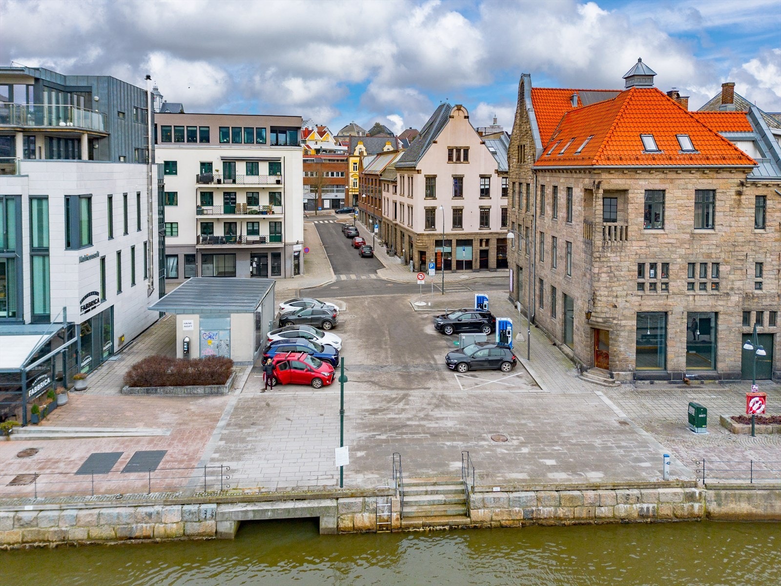 Gateløpet St. Hans gt. sett fra elva Galleribilde