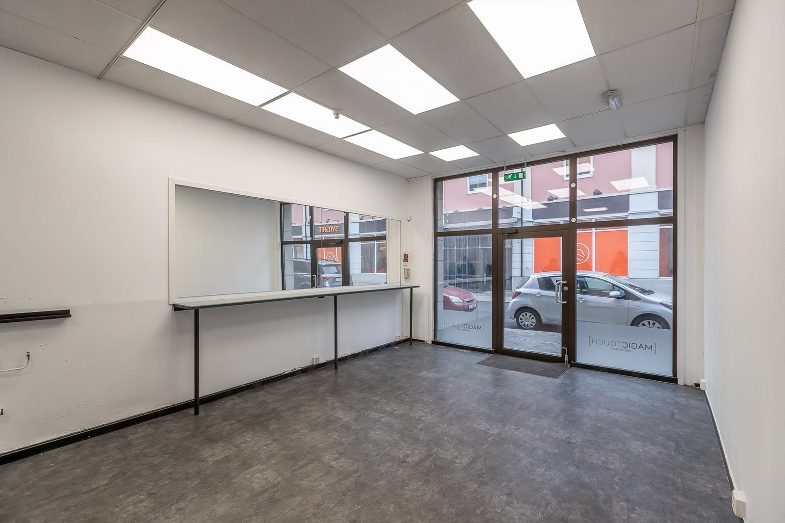 Frisørlokale på gateplan mot St. Hans gt. Galleribilde