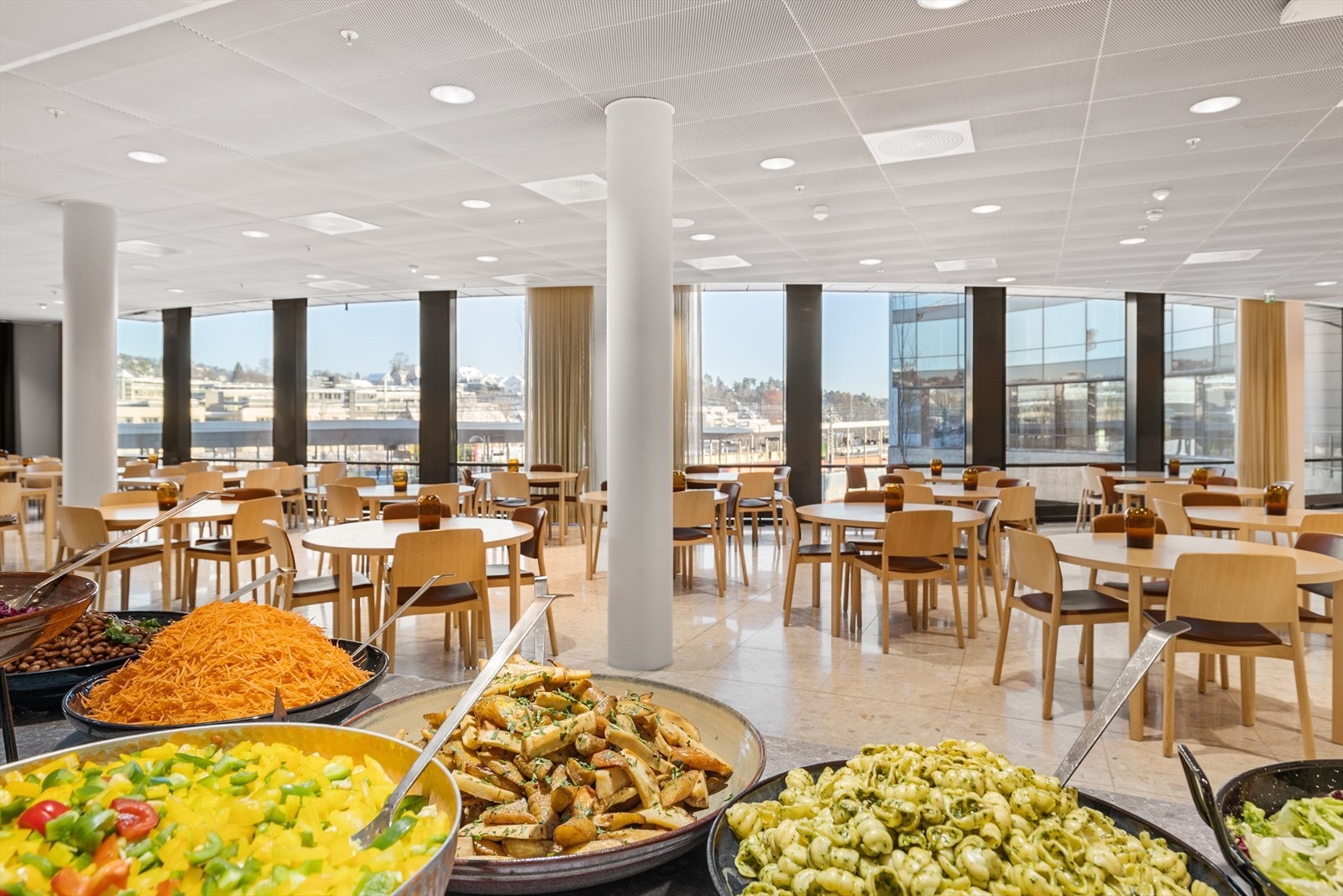 Personalrestauranten har utsikt. Galleribilde