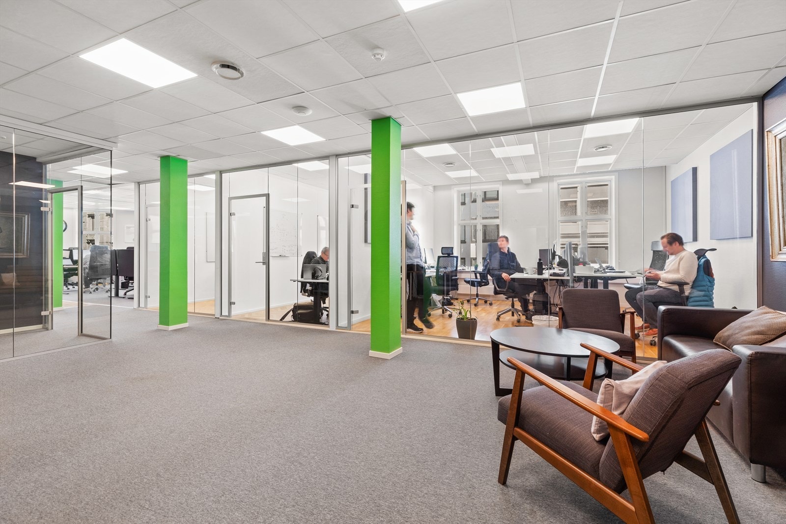 Cellekontorer og lounge-område. Galleribilde