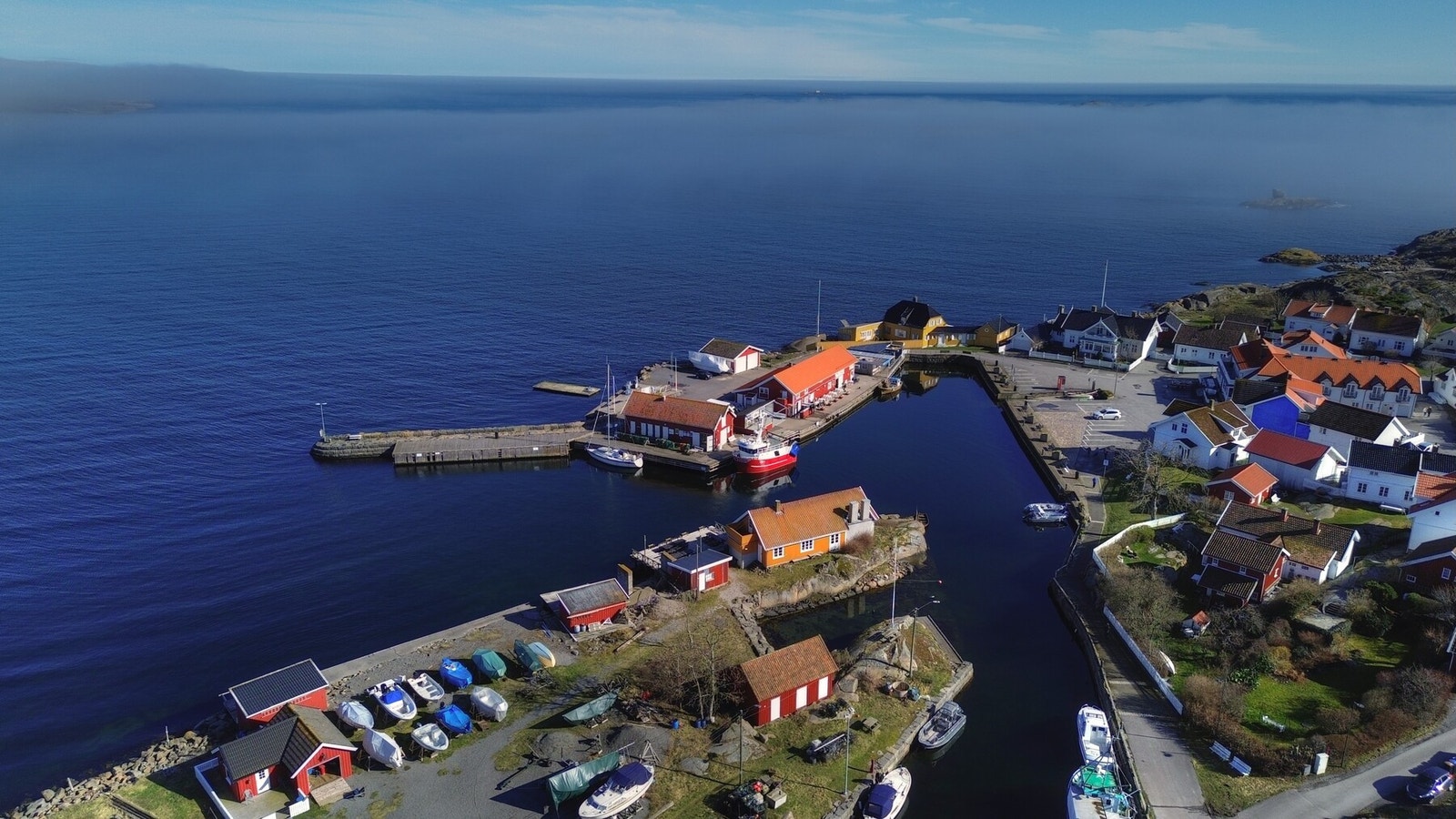 Fantastisk beliggenhet i Nevlunghavn, innerst i havnen.
foto: bildebloggen.com v/ Rune A Karlsen Galleribilde