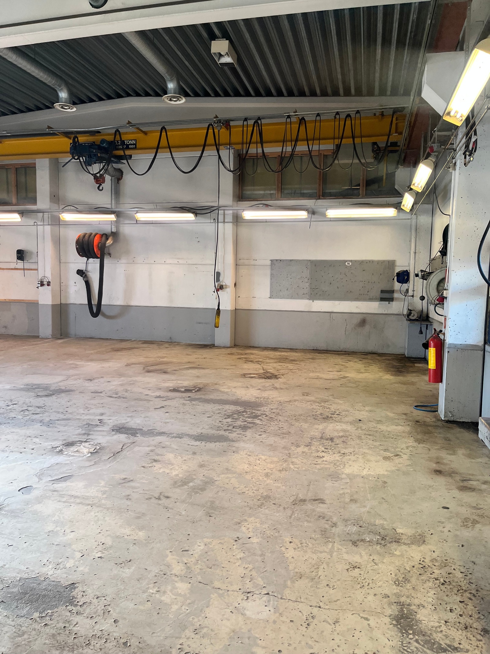 Verksted - Gammel del - Traverskran i himling Galleribilde