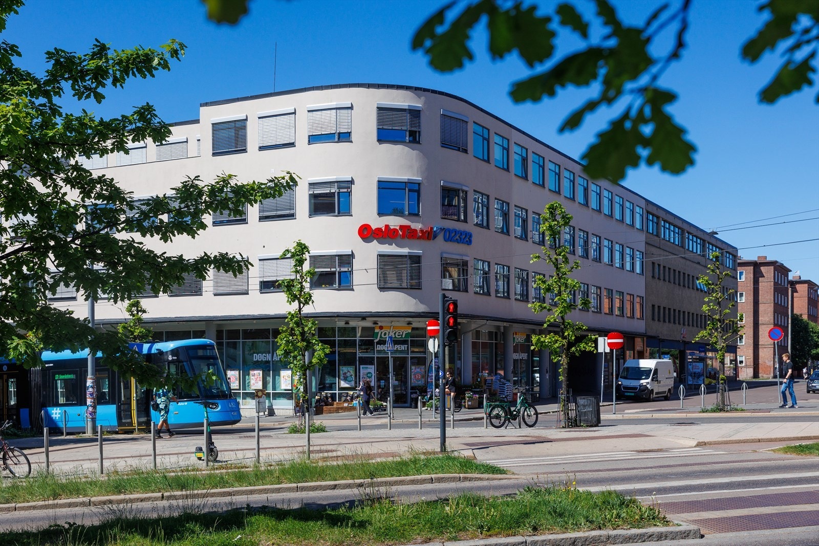 Trondheimsveien 100 - signalbygg på Carl Berners plass Galleribilde