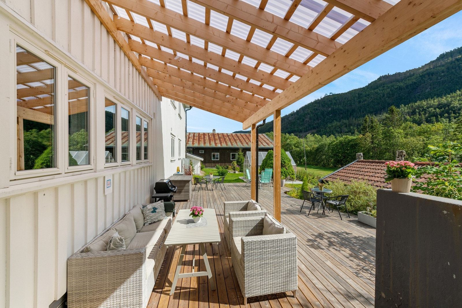 Terrassen er delvis overbygd og ble bygd i 2021. Galleribilde