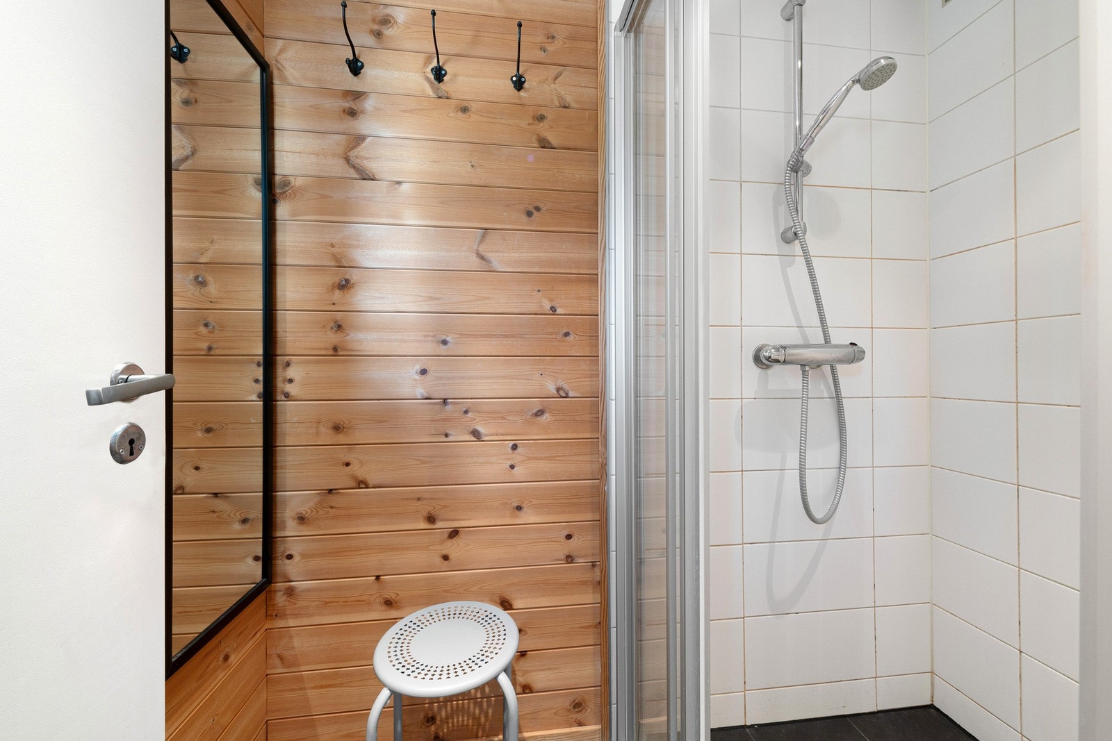 Dusj- og wc-rommene femstår som velholdte og pene. Galleribilde