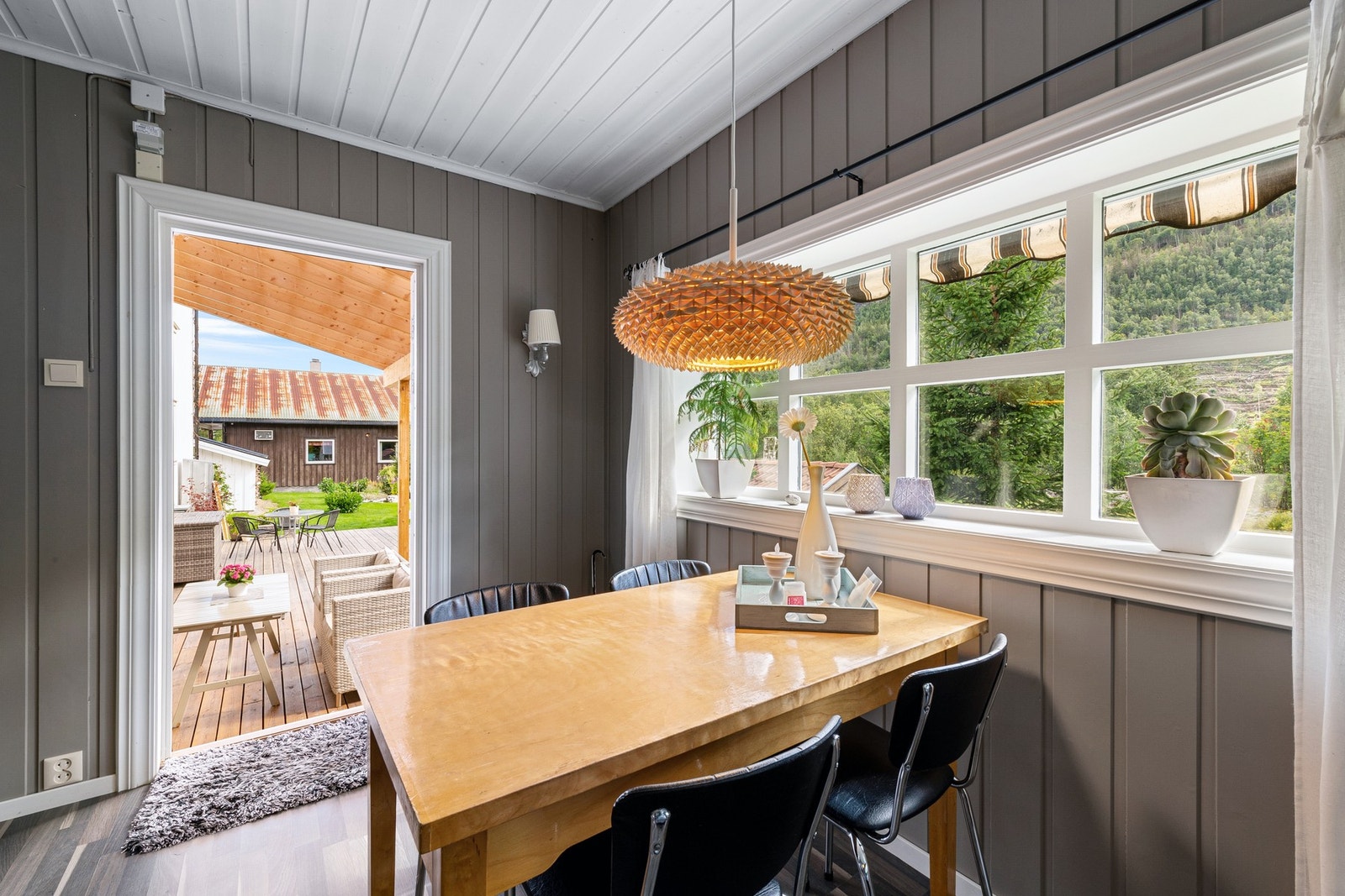 Her er det utgang til en terrasse. Galleribilde