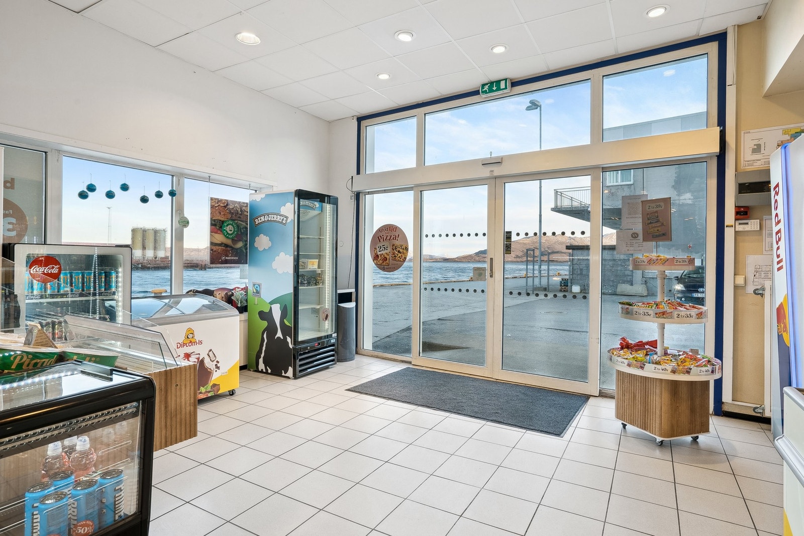 Inngangsparti kiosk Galleribilde