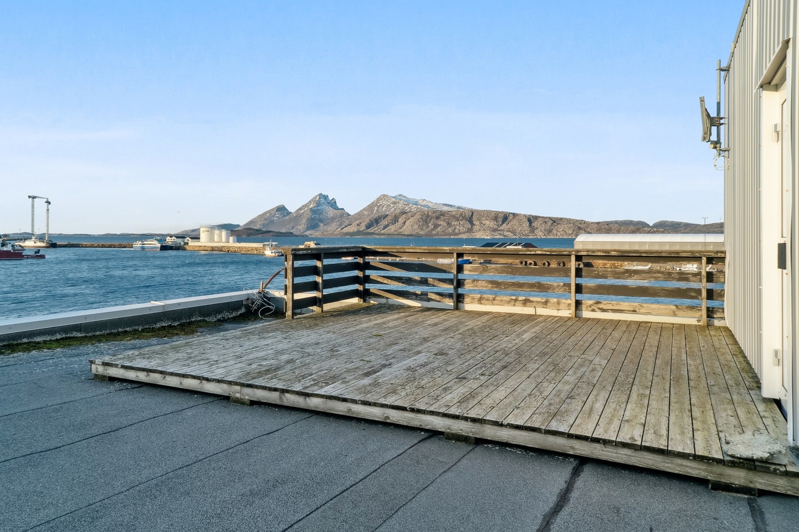 Terrasse, utsikt og 3dje etasje Galleribilde