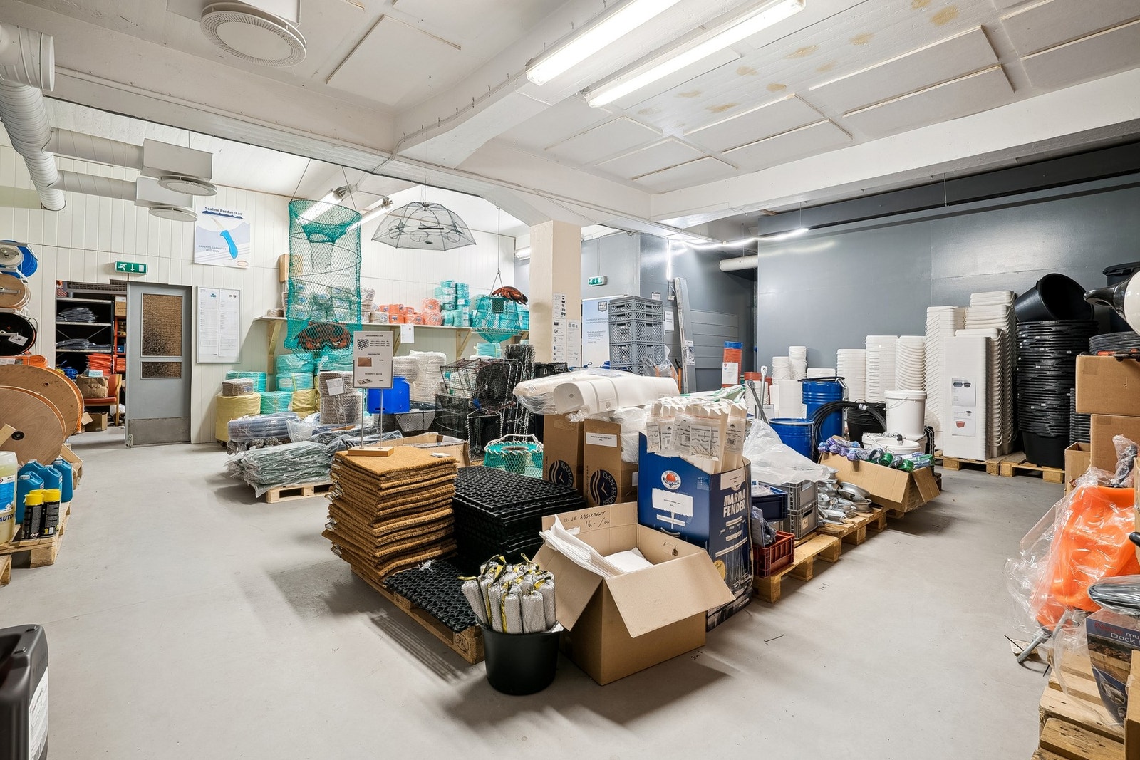 Lagerrom sealine Galleribilde