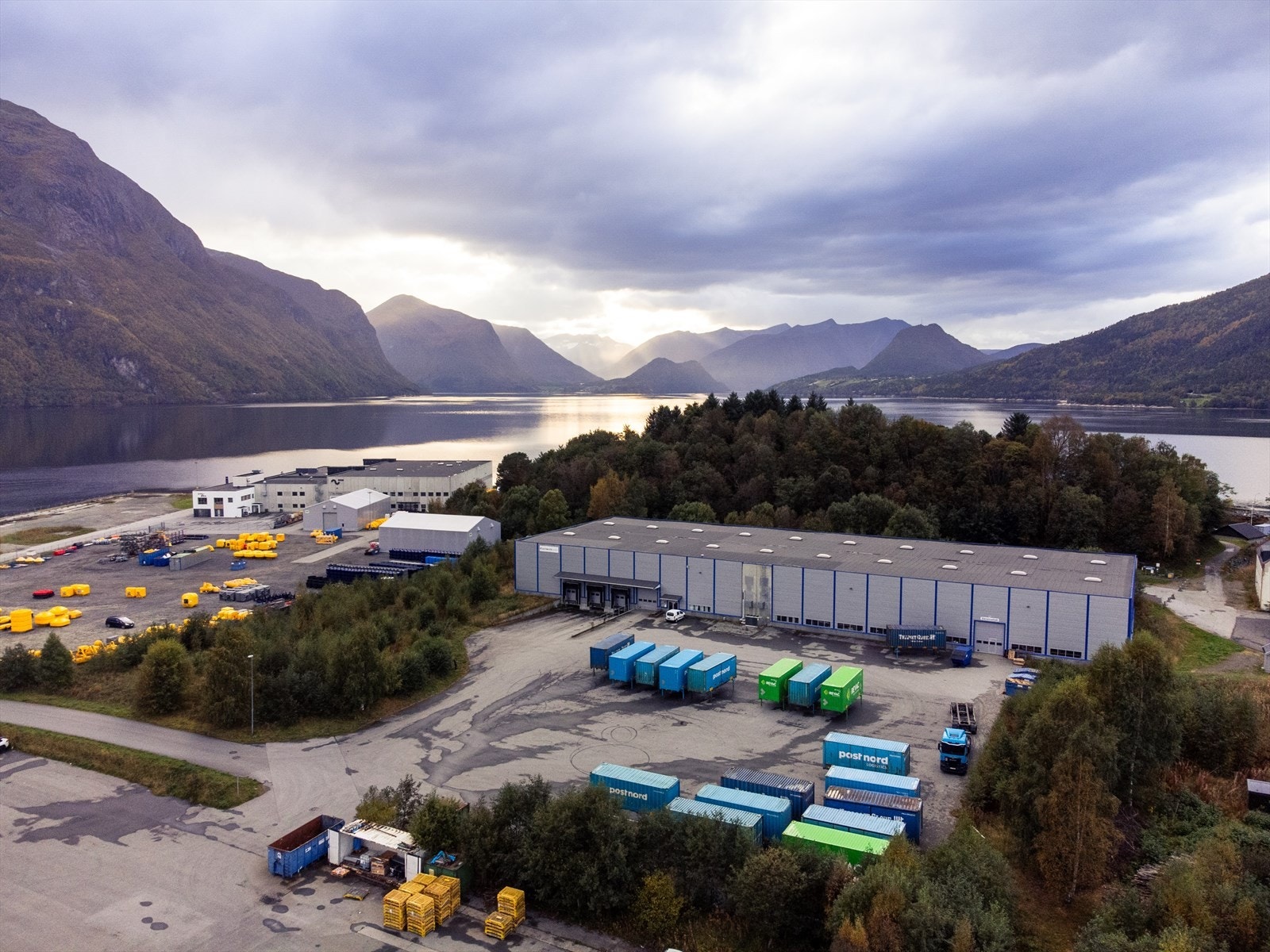 Sentralt lokalisert lagerbygg Galleribilde