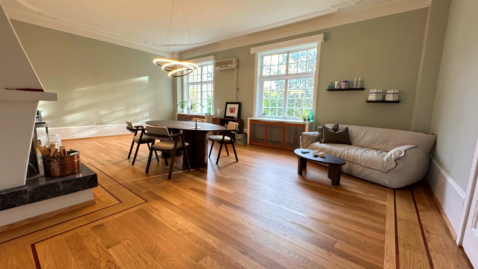 Ledig areal Galleribilde