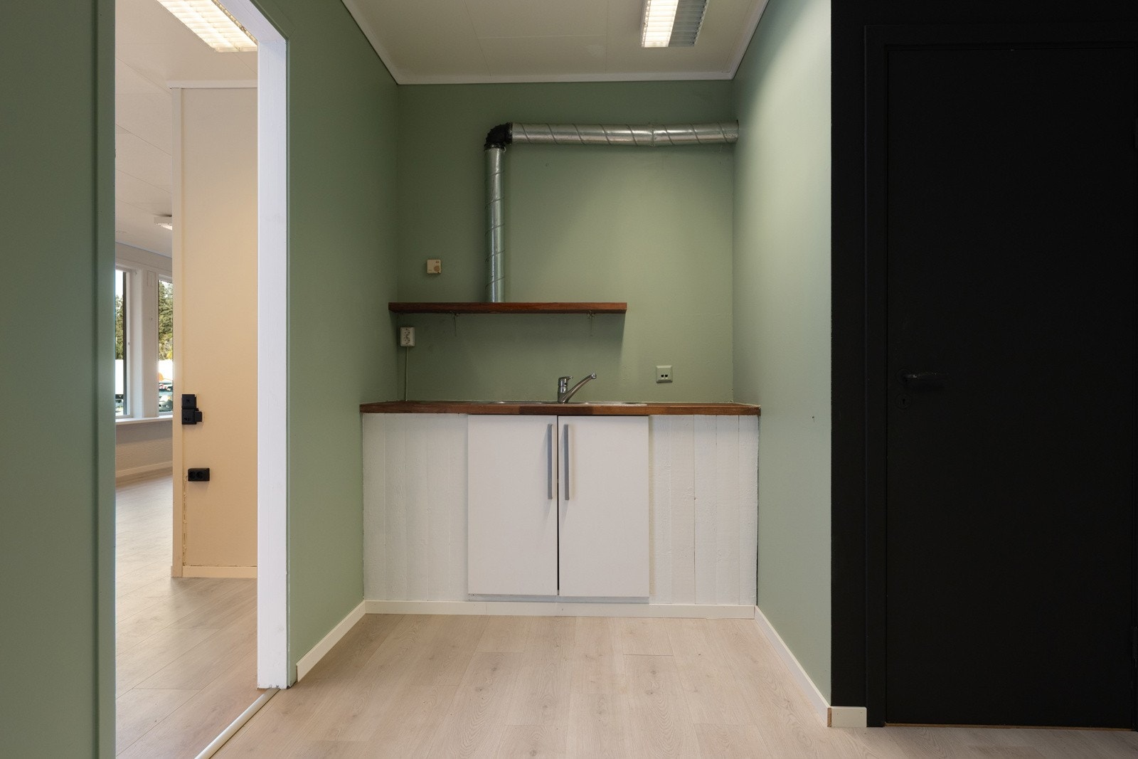 Grei kjøkkenkrok Galleribilde