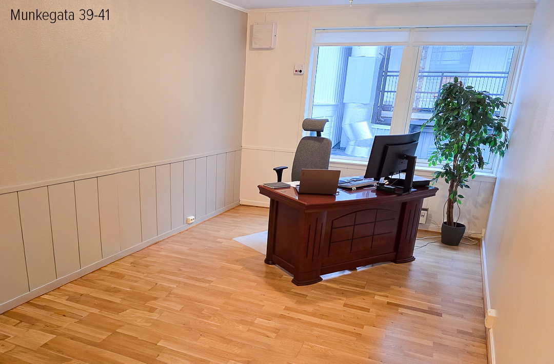 Et av kontorene her i Munkegata 39-41. Galleribilde