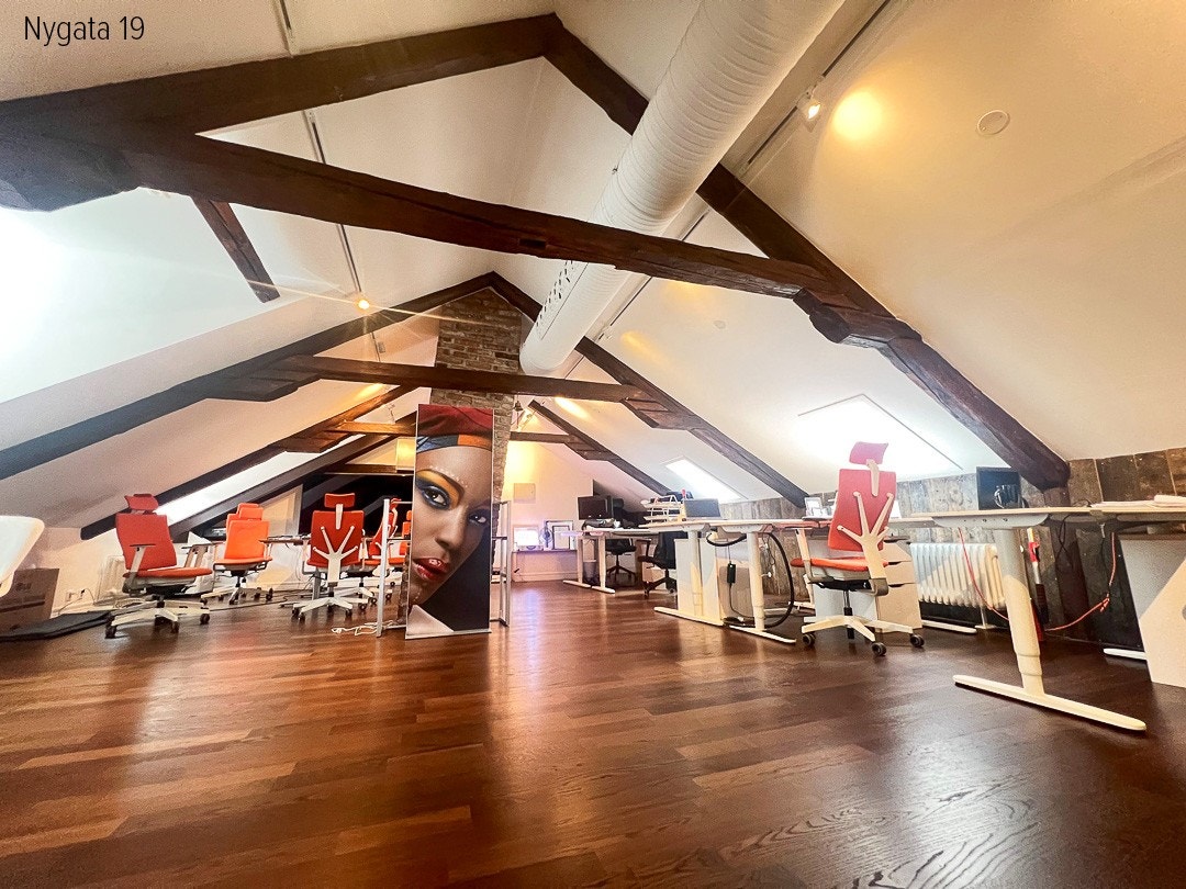 Kontorplasser i åpent landskap. Galleribilde