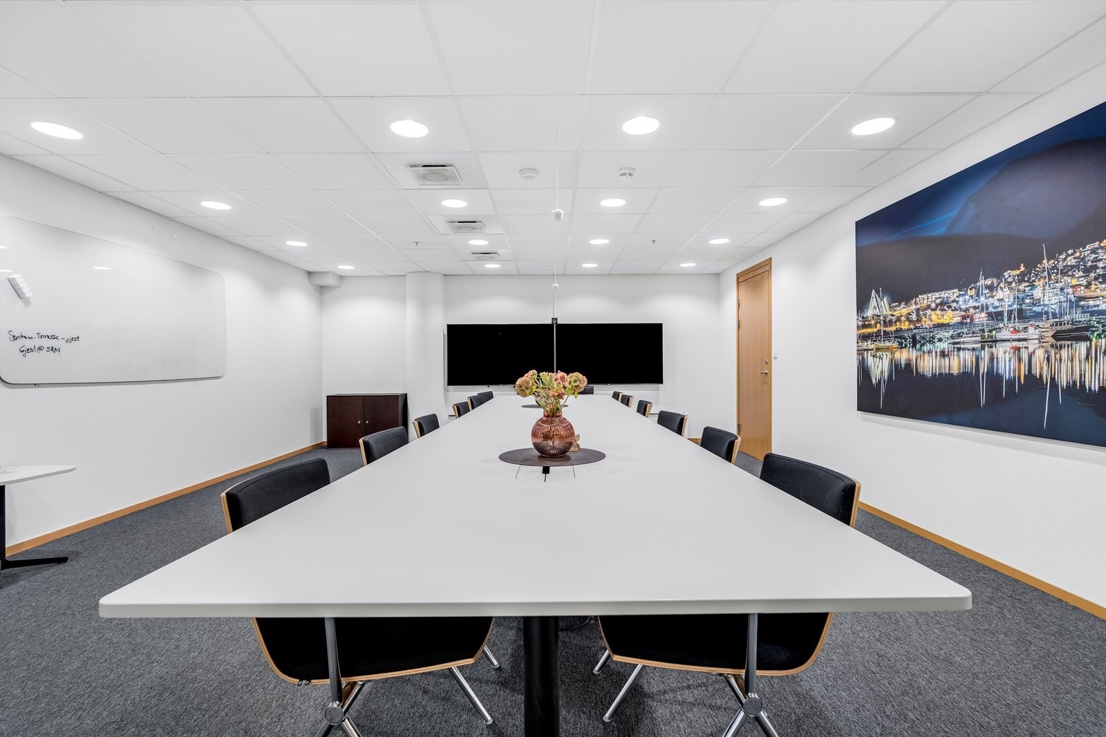 Stort og moderne møterom tilgjengelig for leietakerne Galleribilde