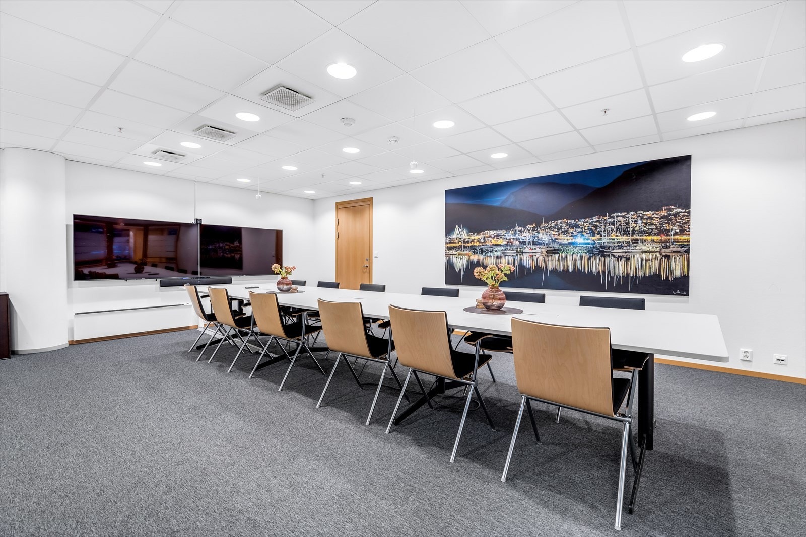 Komplett utstyrt møterom Galleribilde