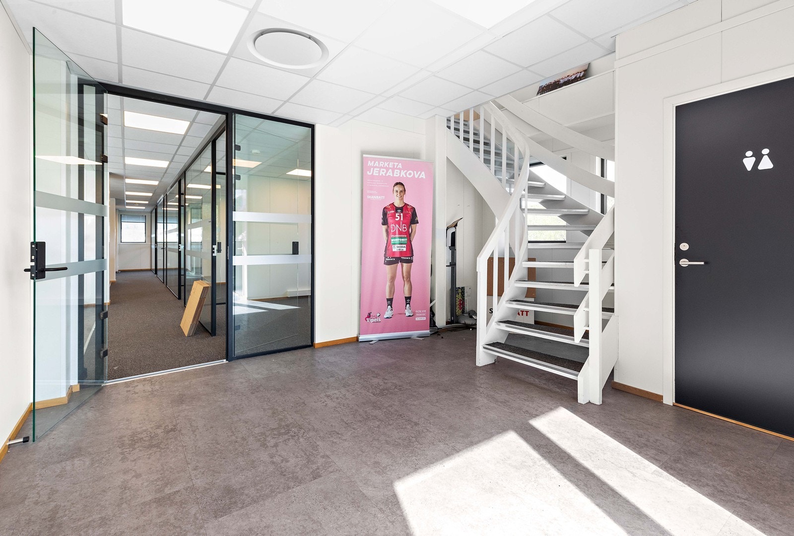 Inngang ny kontordel. Galleribilde